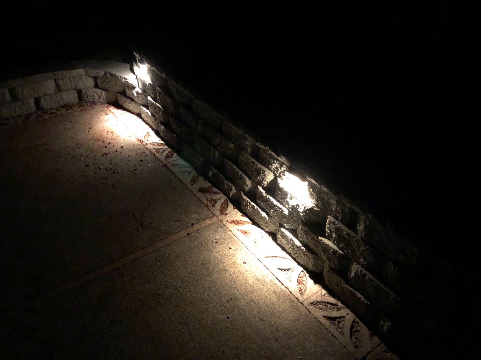 LEONLITE 8-Pack 7 Inch LED Hardscape Lighting, 3W/4W/5W, 2700K Soft White customer photo 1