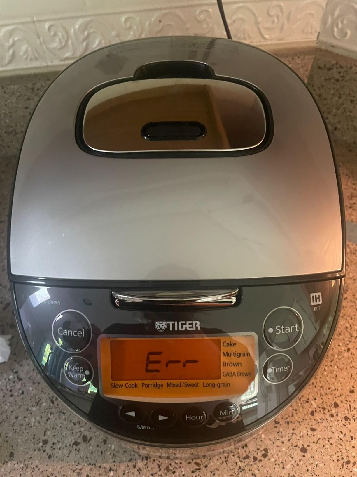 Tiger Jkt D18u 10 Cup Ih Rice Cooker, 12 Menus, 24h Keep Warm (Black) customer photo 1