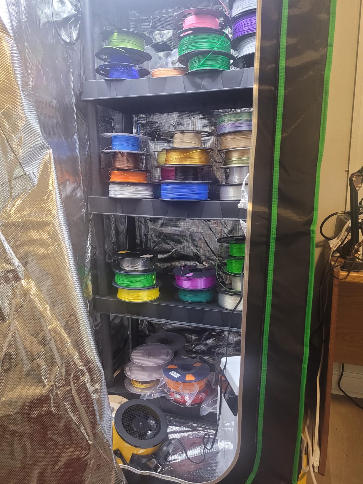 ATOUR 24”x24”x48” Grow Tent, Reflective 600D Mylar,Hydroponic Grow Tent with Observation Window and Floor Tray for Indoor Plant Growing 2’x2’ customer photo 2