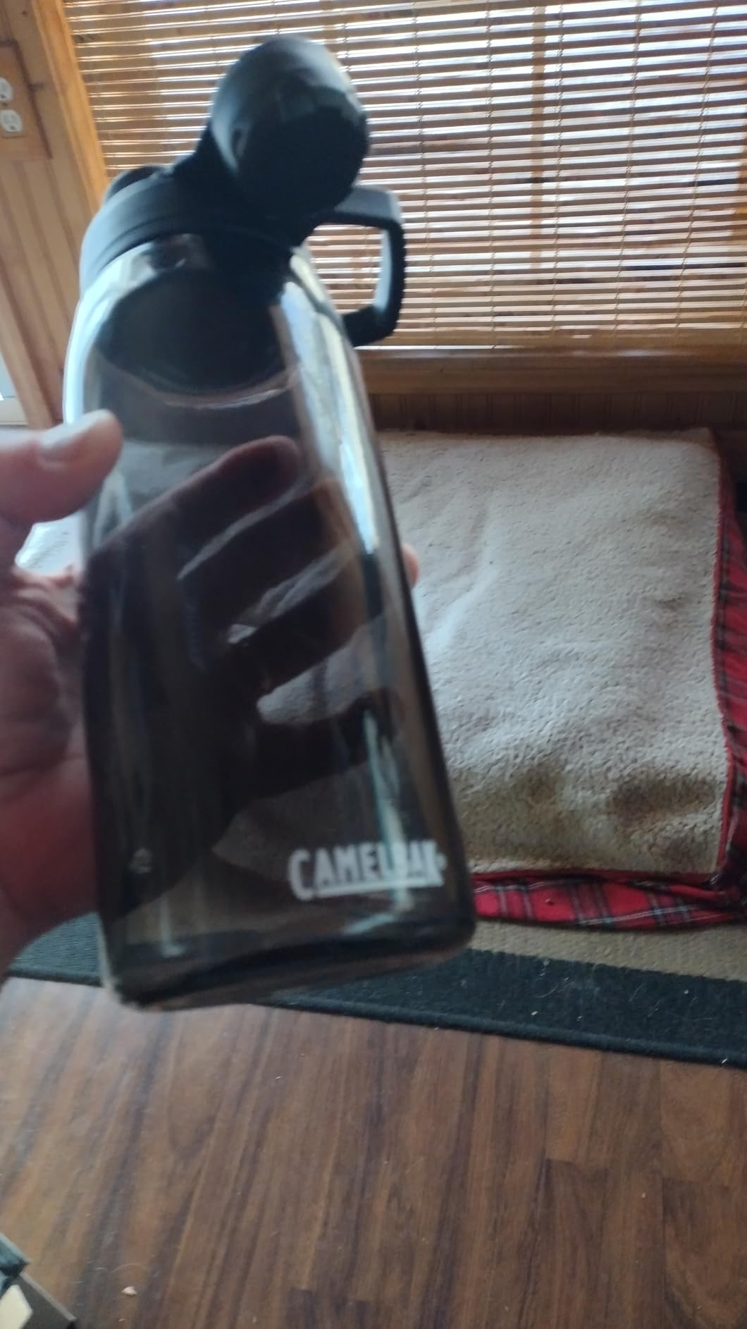CamelBak Chute Mag Water Bottle with Magnetic Leak-Resistant Cap, Lightweight Tritan Design for Everyday Hydration customer photo 2