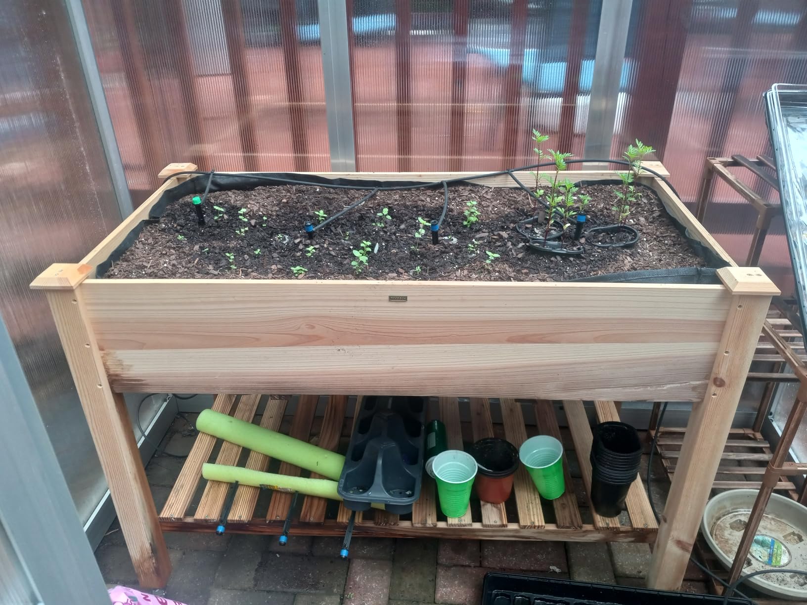 VIVOSUN Raised Garden Bed with Legs & Wheels Outdoor Wood 46x24x32 Mobile customer photo 1