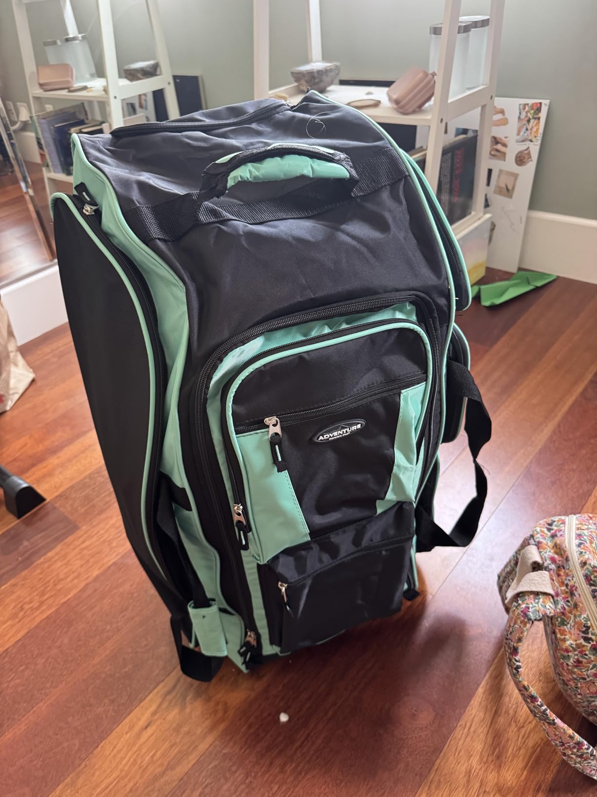 Xpedition 30 Inch Multi-Pocket Upright Rolling Duffel Bag customer photo 1