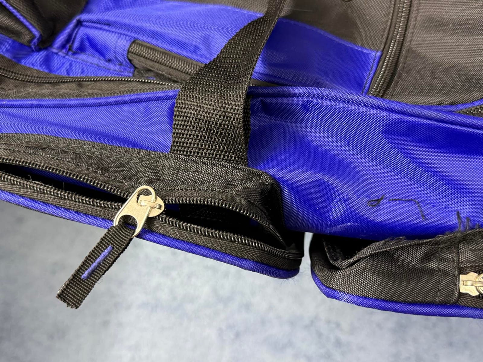 Xpedition 30 Inch Multi-Pocket Upright Rolling Duffel Bag customer photo 2