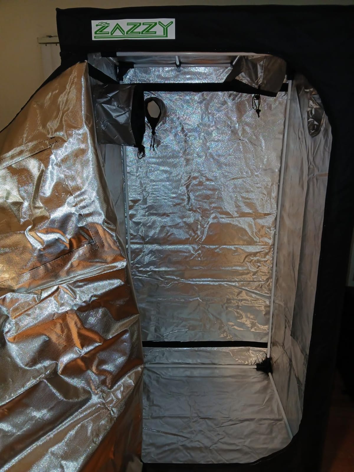 zazzy 2'x2' Grow Tent 24