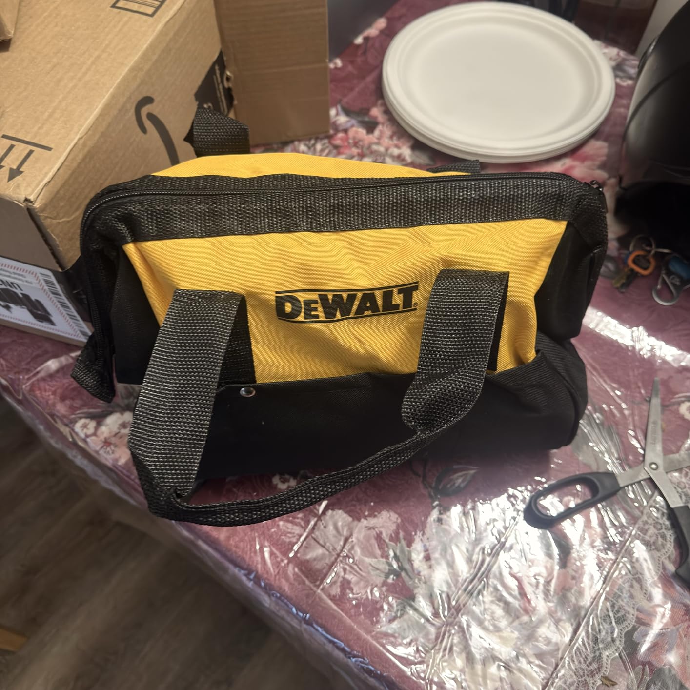DEWALT 20V MAX Impact Wrench, Cordless, 1/2 inch, 2 Batteries and Charger Included (DCF891P2) customer photo 2
