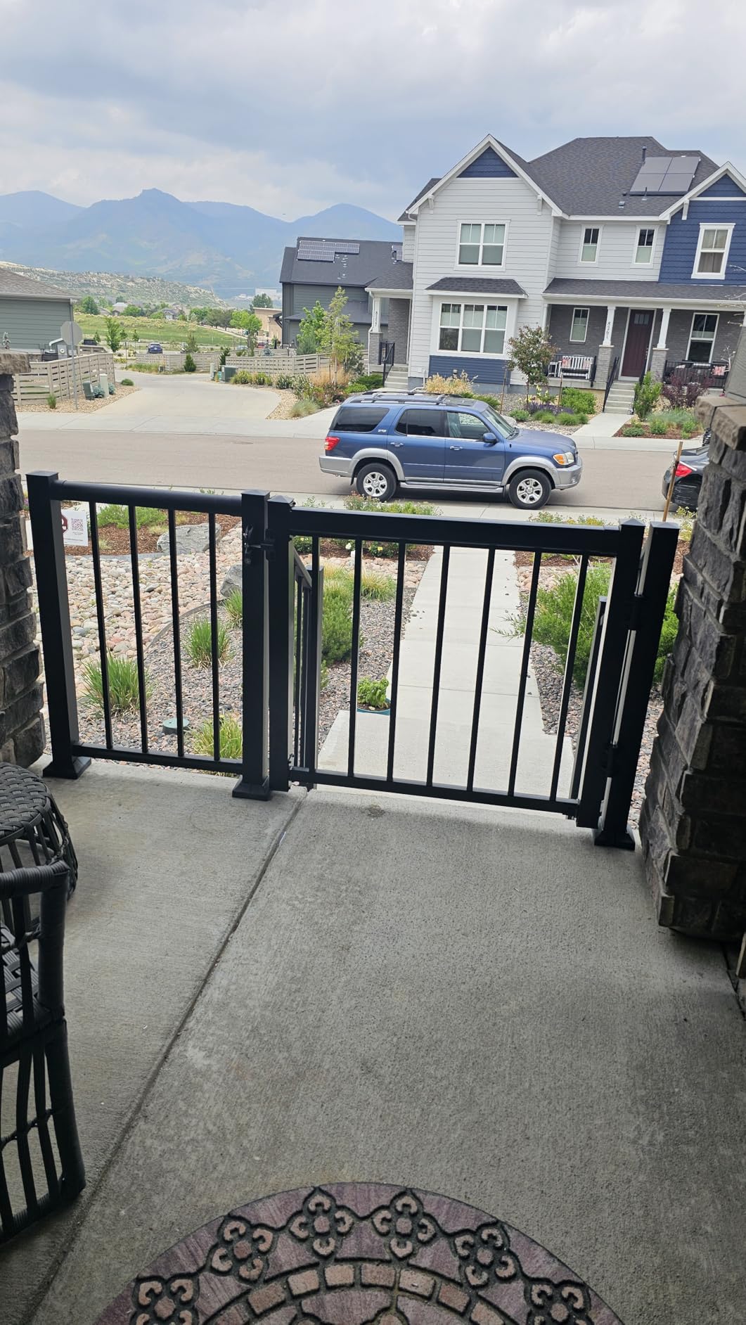 MOUNTWEST Adjustable Aluminum Deck Gate Kit – Trim to Fit Openings 10