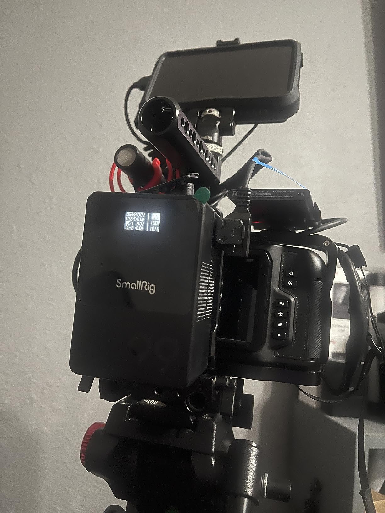 SMALLRIG V Mount Battery VB99, 99Wh / 6800mAh PD100W Mini V-Mount Battery customer photo 2