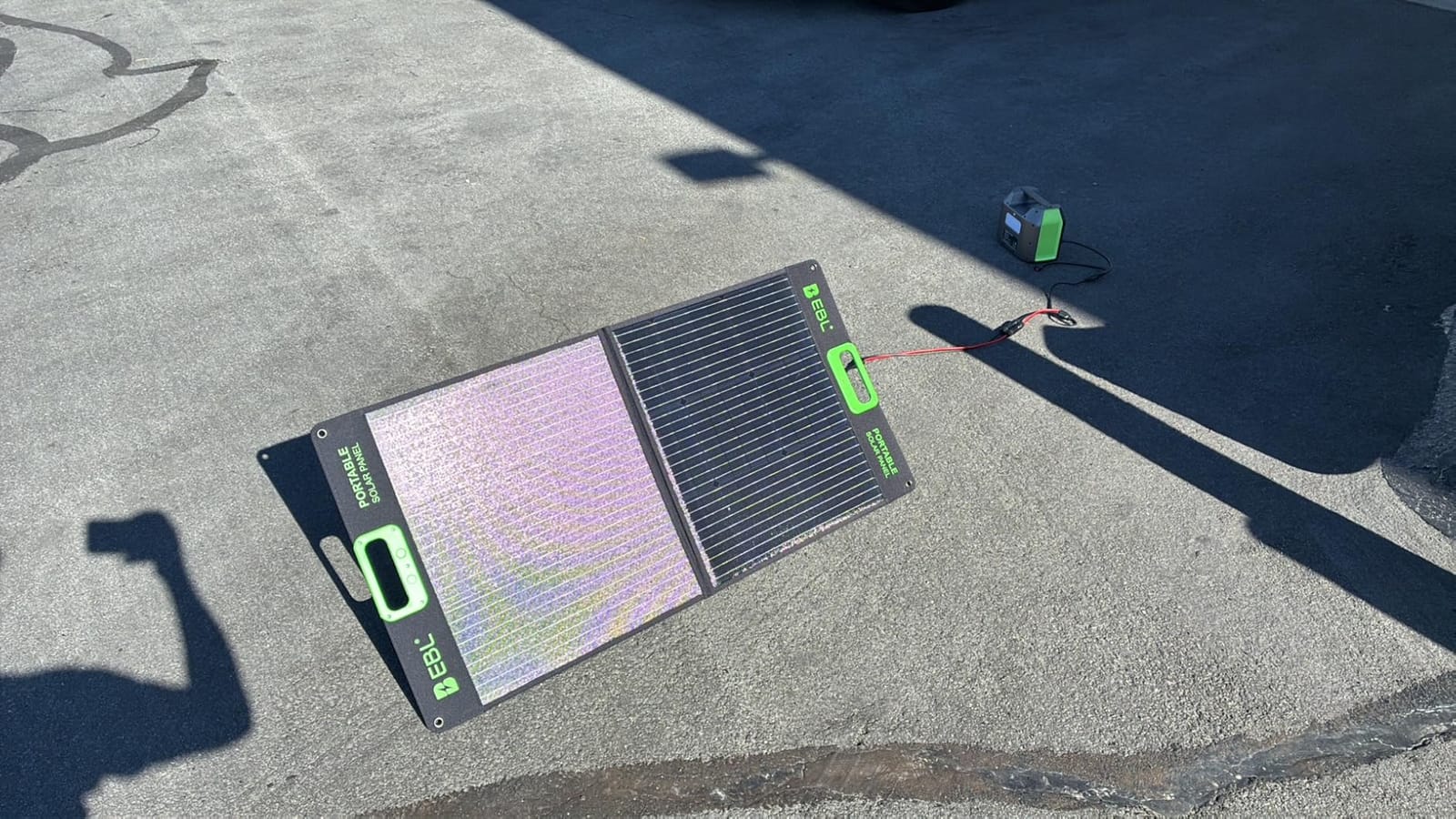 200W Portable Solar Panel for Power Station Generator, 12V/24V Flexible Foldable Solar Panel Kit Lightweight High-Efficiency Solar Charger Power Backup for Outdoor Van Camper Boat Caravan Off-Grid customer photo 1