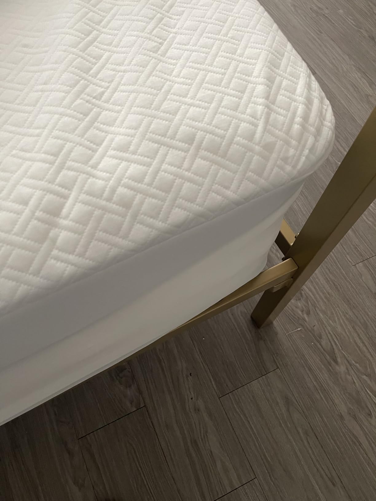 Cozymaker Queen Size 100% Waterproof Mattress Protector with Deep Pockets customer photo 1