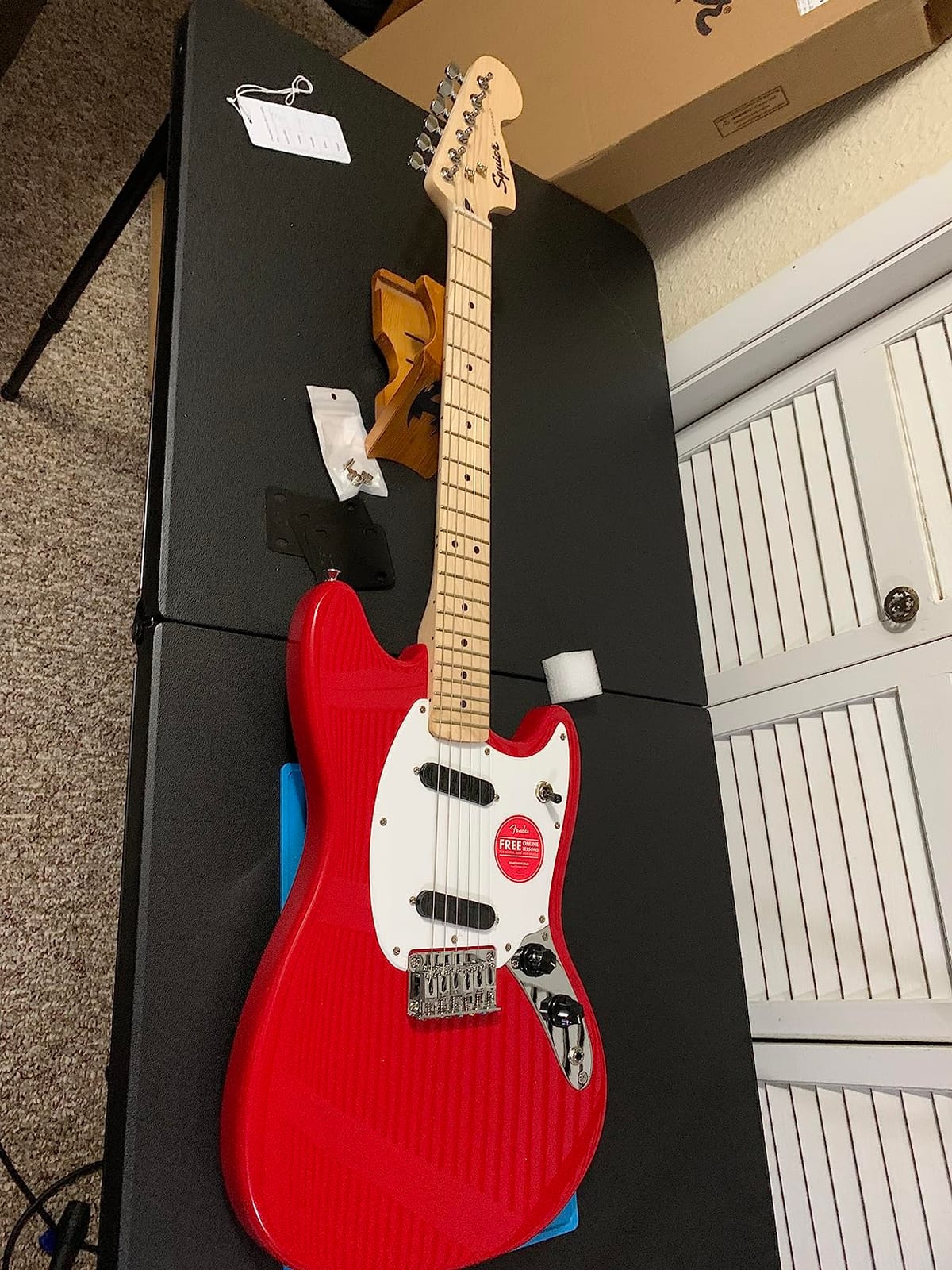 Squire Sonic Mustang Electric Guitar, Torino Red, Maple Fingerboard customer photo 2