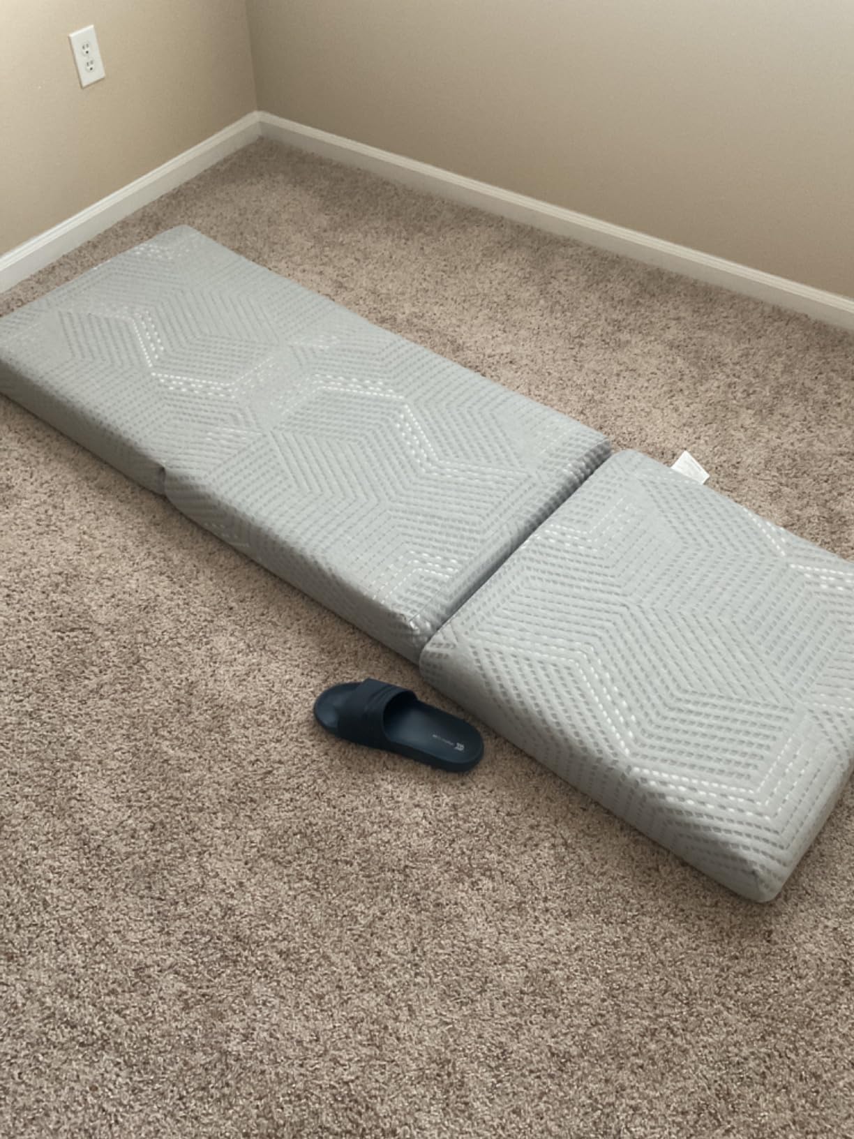 MLILY Twin Trifold Mattress, 4 Inch Foldable Gel Memory Foam Mattress customer photo 2