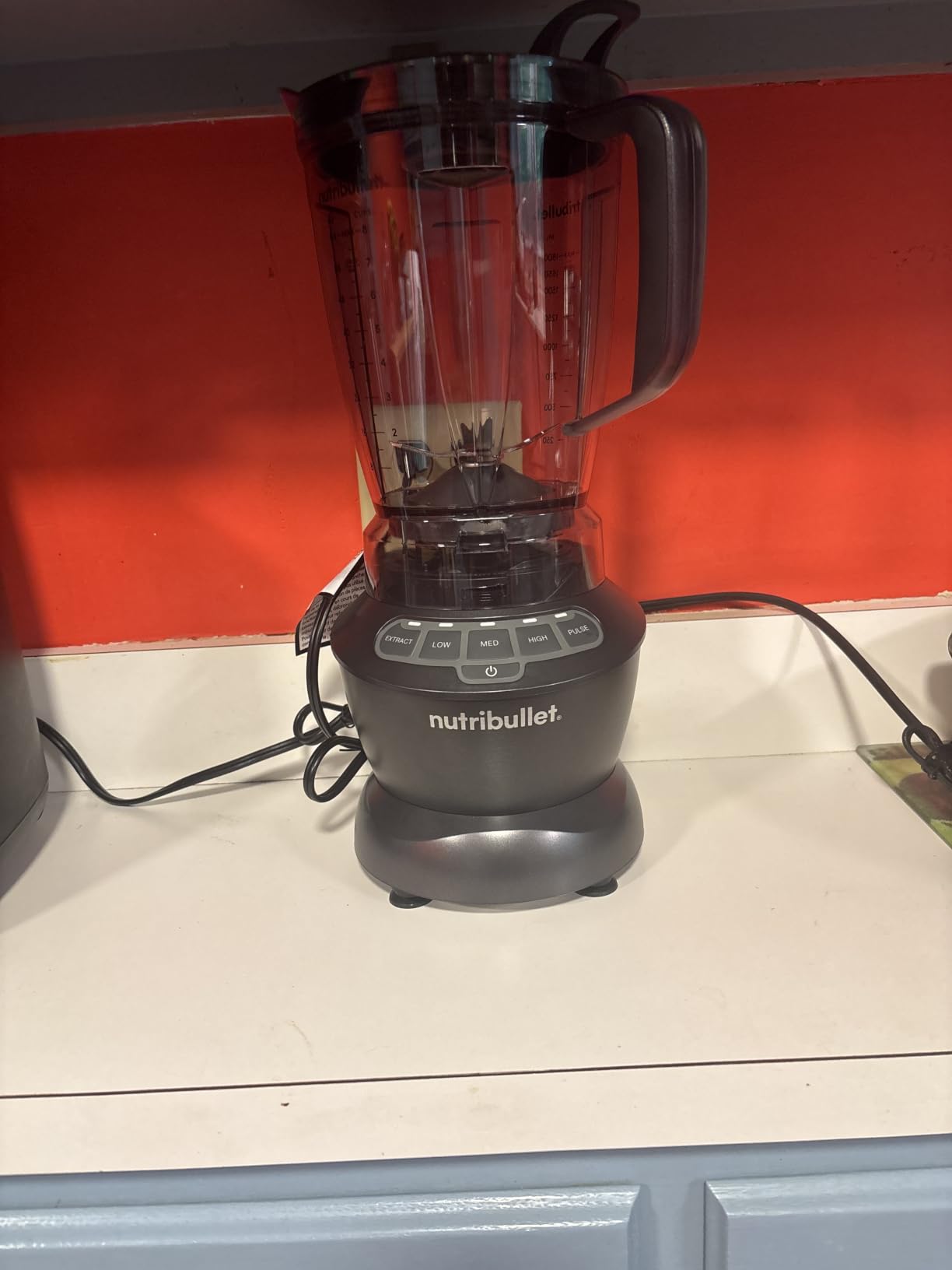 nutribullet Full-Size Blender Combo, Single-Serve & Large Capacity, 1200W, 64oz Pitcher, 32oz Cup, Extractor Blade, 3-Speed, Pulse, Smoothies, Soups, Sauces, Easy Cleaning, Matte White, NBF50500AW customer photo 2