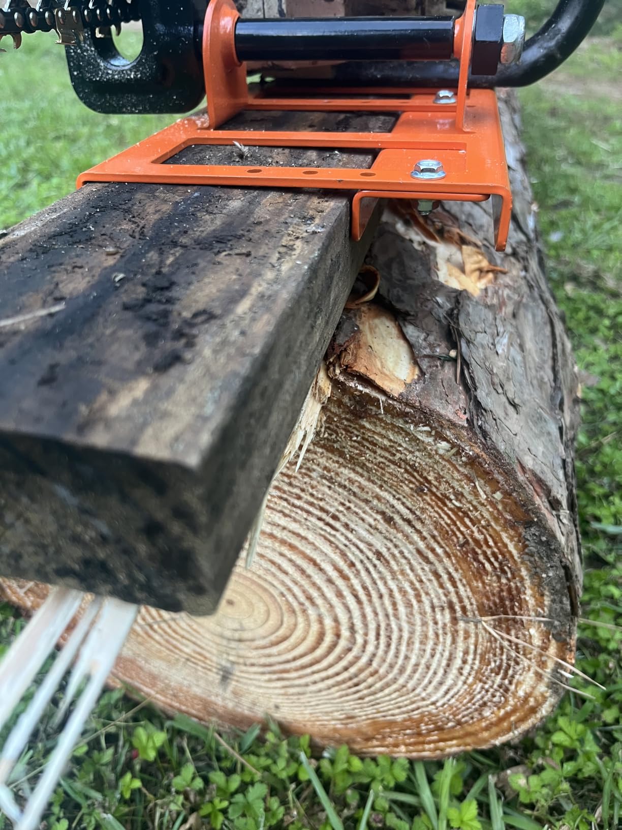 VEVOR Chainsaw Mill, Vertical Lumber Cutting Guide with 2