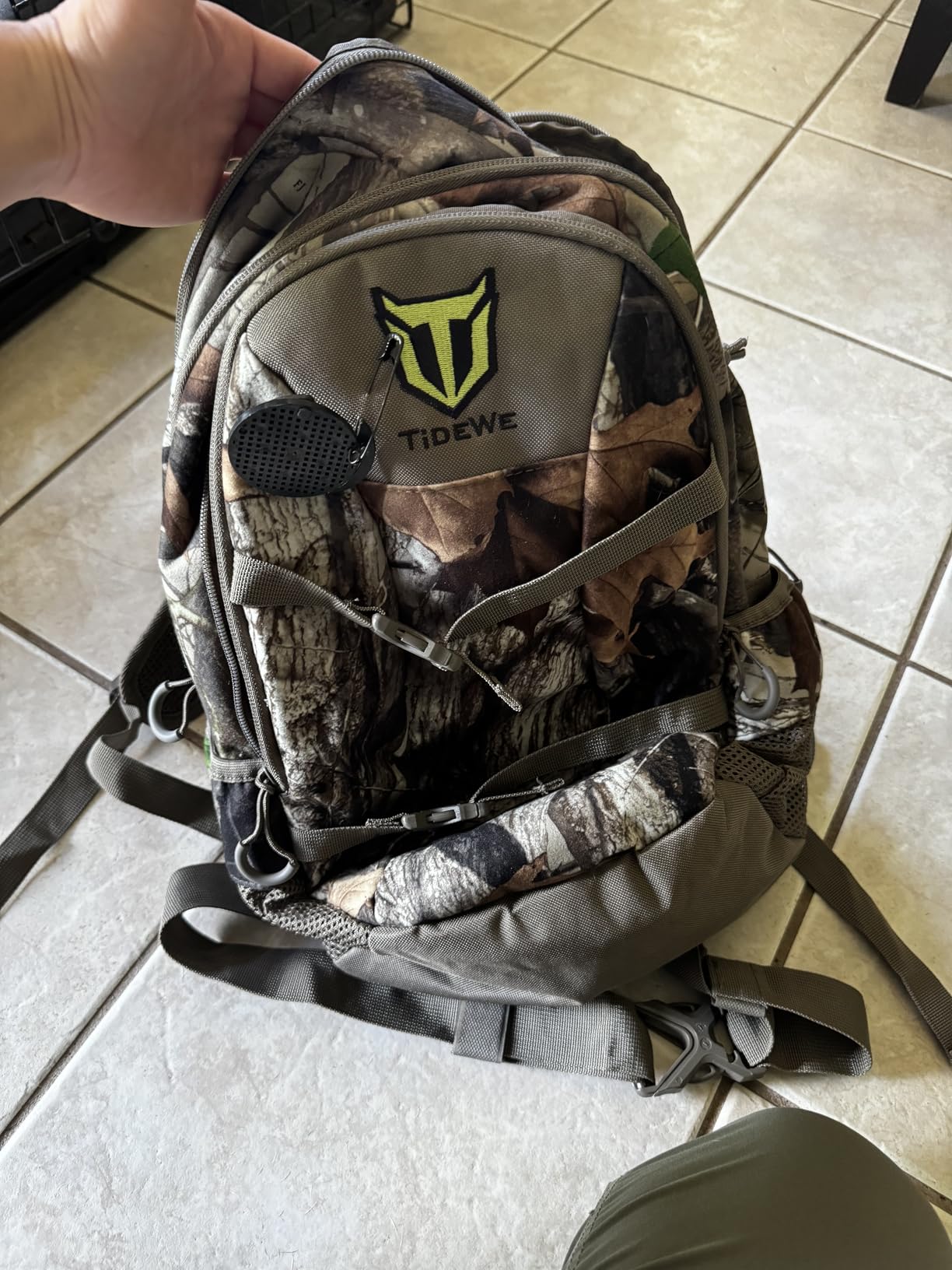 TIDEWE 25L Camo Backpack for Men, Lightweight Outdoor Hiking Daypack | Rain Cover, 1.65lb Lightweight, 600D Fabric, Bow & Tree Stand Carry, Multi-Pocket Storage, Padded Back, Next Camo G2 customer photo 2