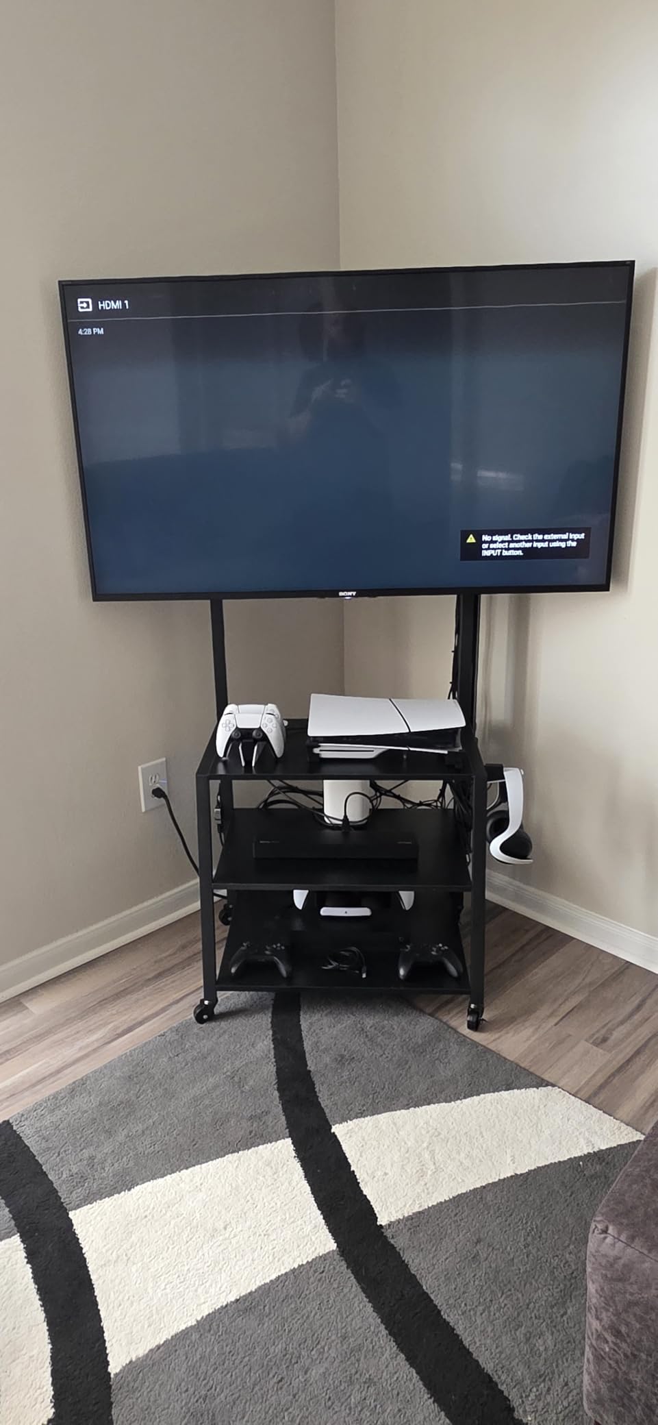 HOOBRO Rolling TV Stand with Mount and Power Outlet Up to 55 inch TVs, Corner Entertainment Center, Small TV Stand with 3-Tier Storage Shelves for Living Room, Bedroom, Black BB66UDS01 customer photo 1