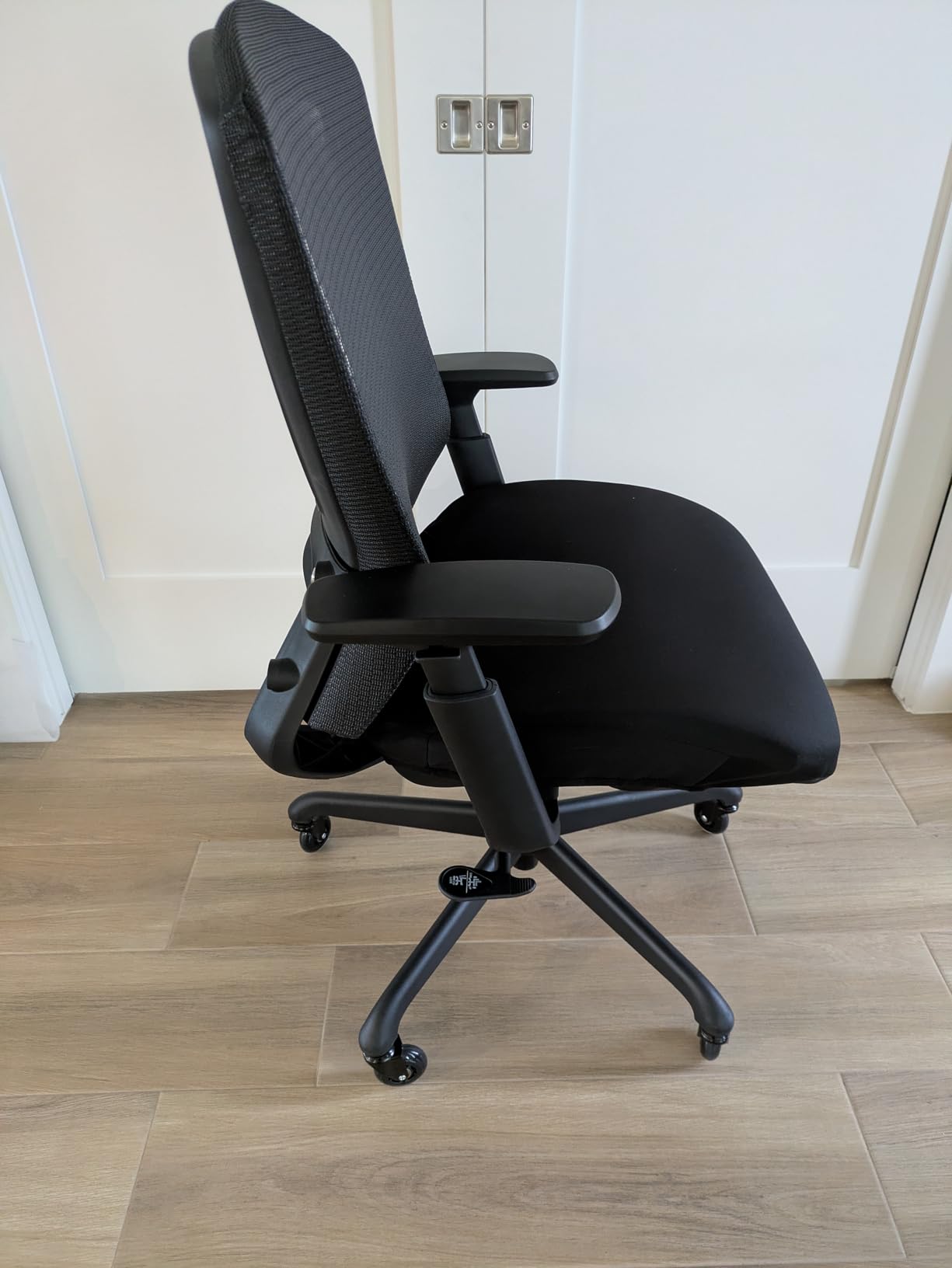 ELABEST Ergonomic Mesh Office Chair,Comfy Computer Desk Chair - BIFMA 5.1 Certified Commercial Swivel Task Chair for Home Office - Adjustable Lumbar Support & Armrests,Tilt Function,Wide Seat (Black) customer photo 2
