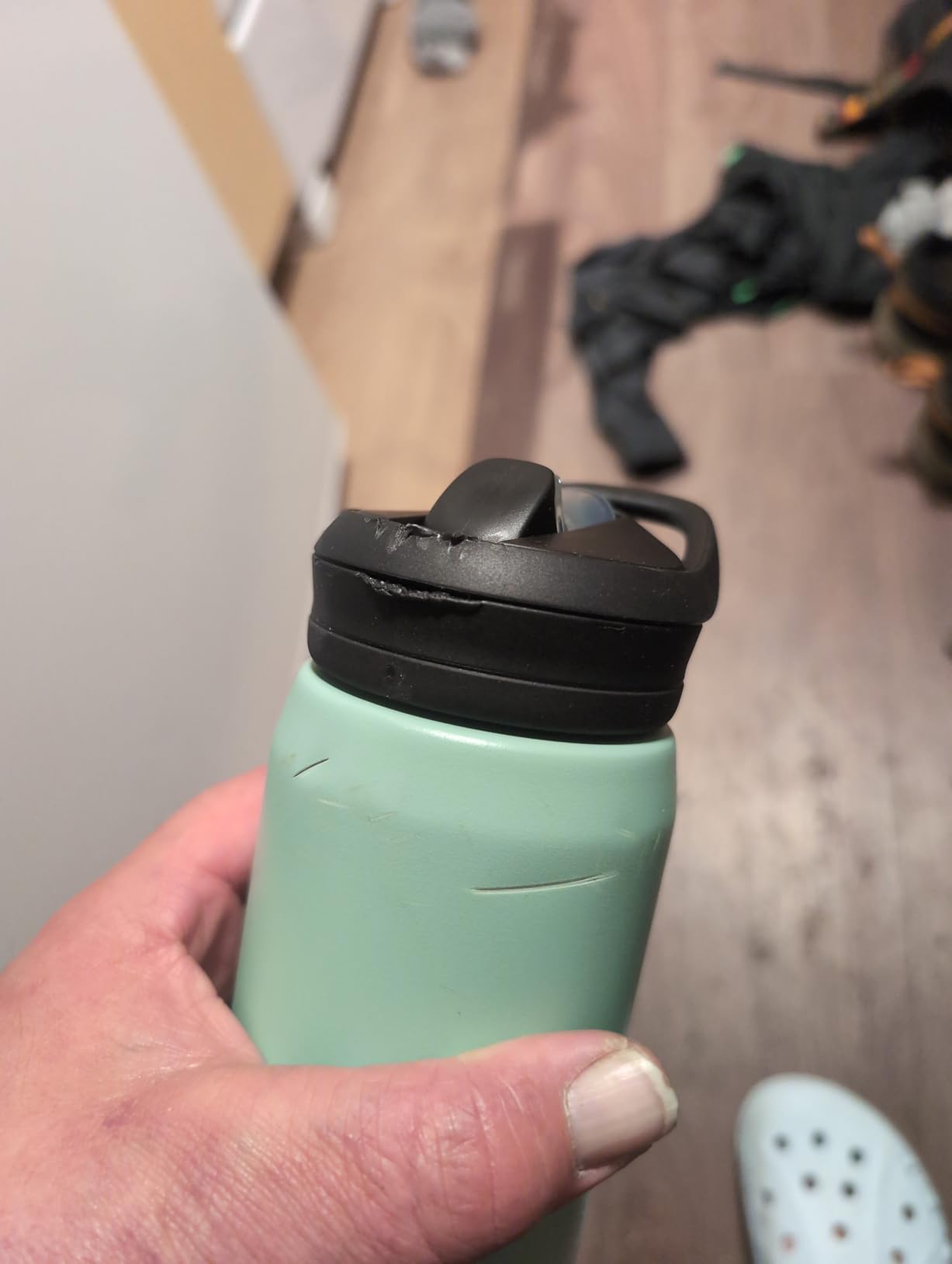 CamelBak Eddy+ Insulated Stainless Steel Water Bottle with Bite Valve Straw, Long Lasting Cold Hydration for Everyday Performance, 20oz, Purple Sky customer photo 1