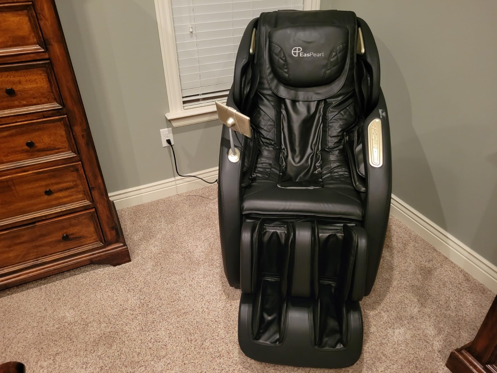 EASPEARL Massage Chair Full Body with 24 Auto Modes & Manual Custom Modes customer photo 1