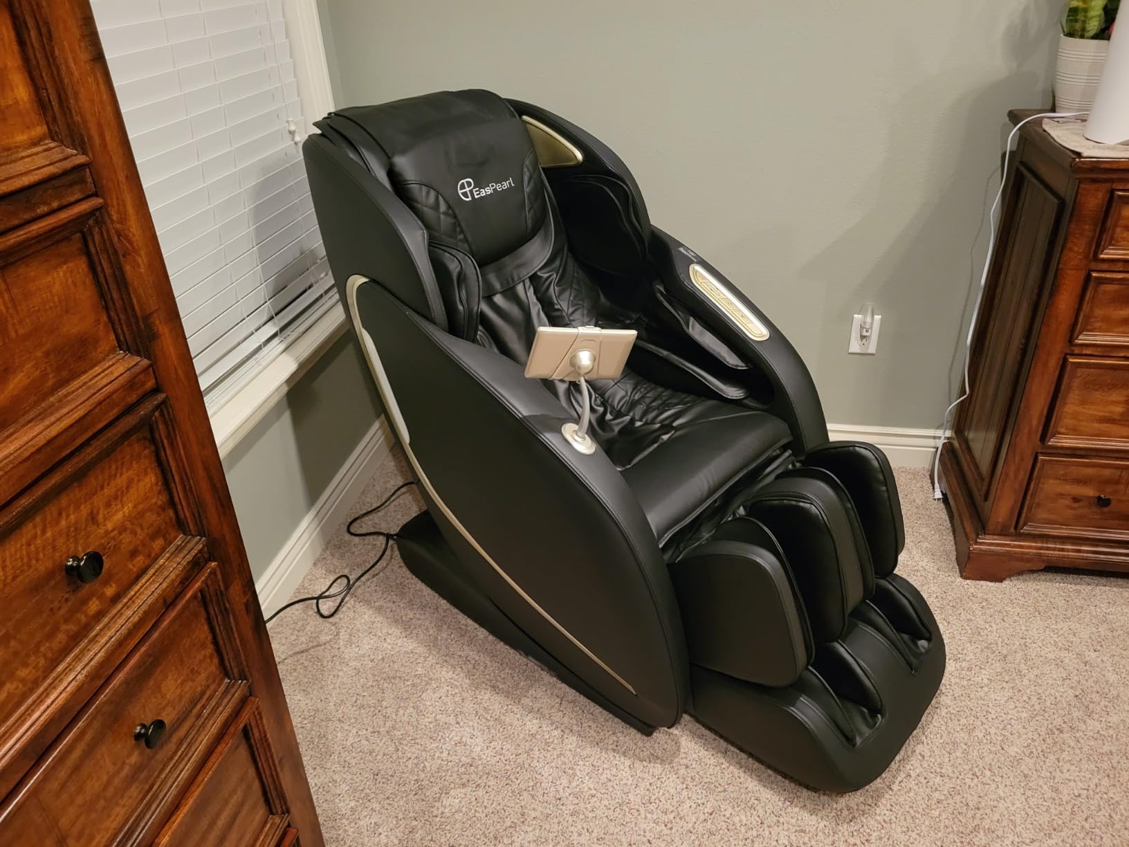 EASPEARL Massage Chair Full Body with 24 Auto Modes & Manual Custom Modes customer photo 2