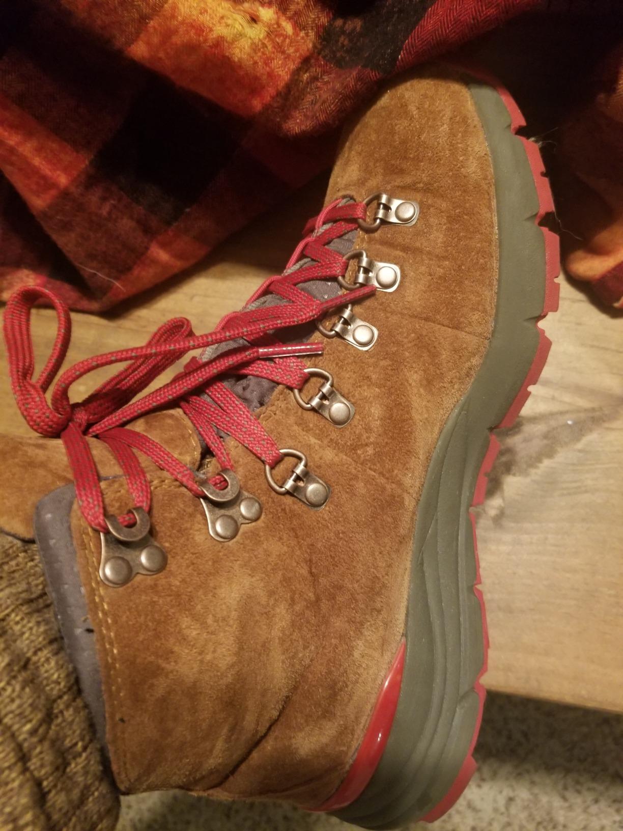 Danner Mountain 600 Hiking Boots for Women - Waterproof, Durable Suede Upper, Breathable Lining, Triple-Density Footbed & Vibram Traction Outsole customer photo 2
