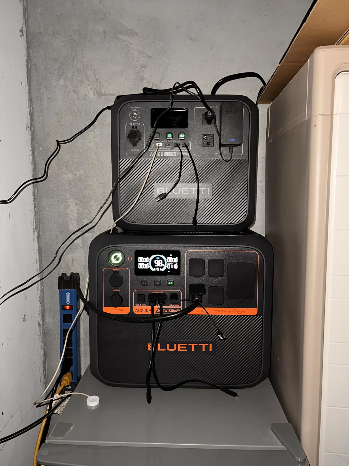 BLUETTI AC200PL Portable Power Station 2304Wh 2400W LiFePO4 Solar Generator customer photo 1