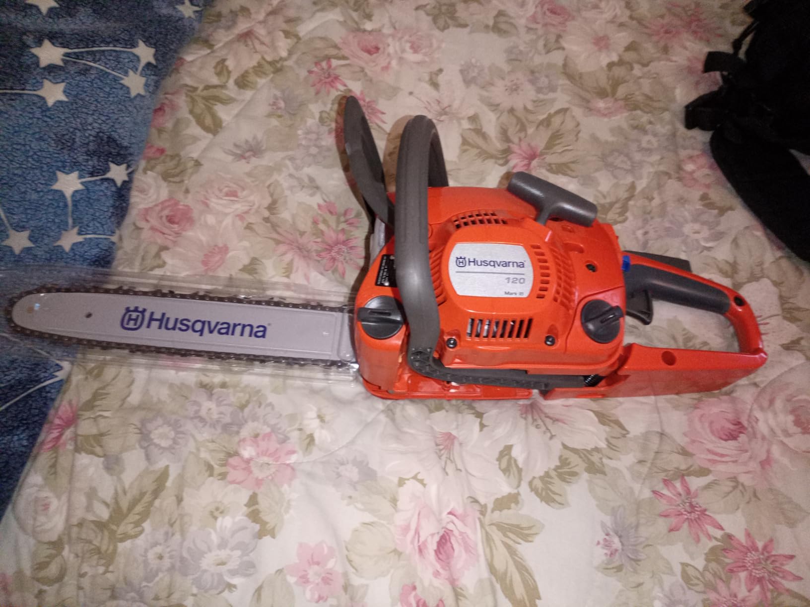 Husqvarna 120 Mark III Gas Chainsaw, 38-cc, 2-Cycle X-Torq Engine, 14 Inch Chainsaw with Automatic Oiler, For Wood Cutting and Tree Pruning, 970739614 customer photo 2
