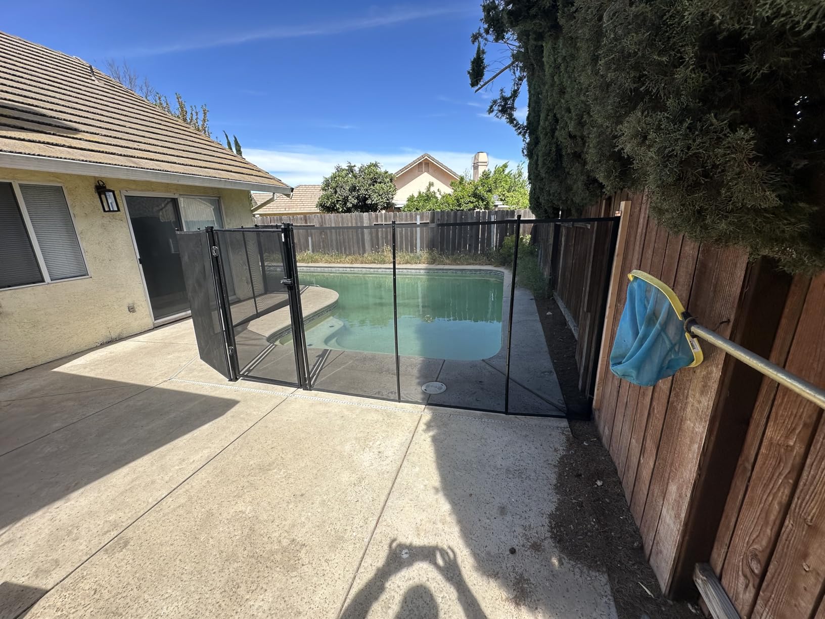 4-Ft Self-Closing Rectangular-Post Pool Fence Gate Kit, Black customer photo 1