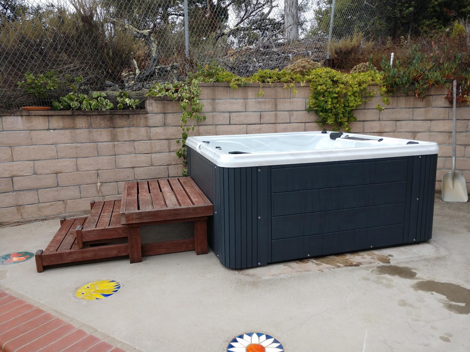 Destination Outdoor Hot Tub, 6-Person 59-Jet 80-Port 4-Pump Non-Lounger Spa with Waterfall Arch and Bluetooth Stereo by Aqualife by Strong Spas, Grey customer photo 2