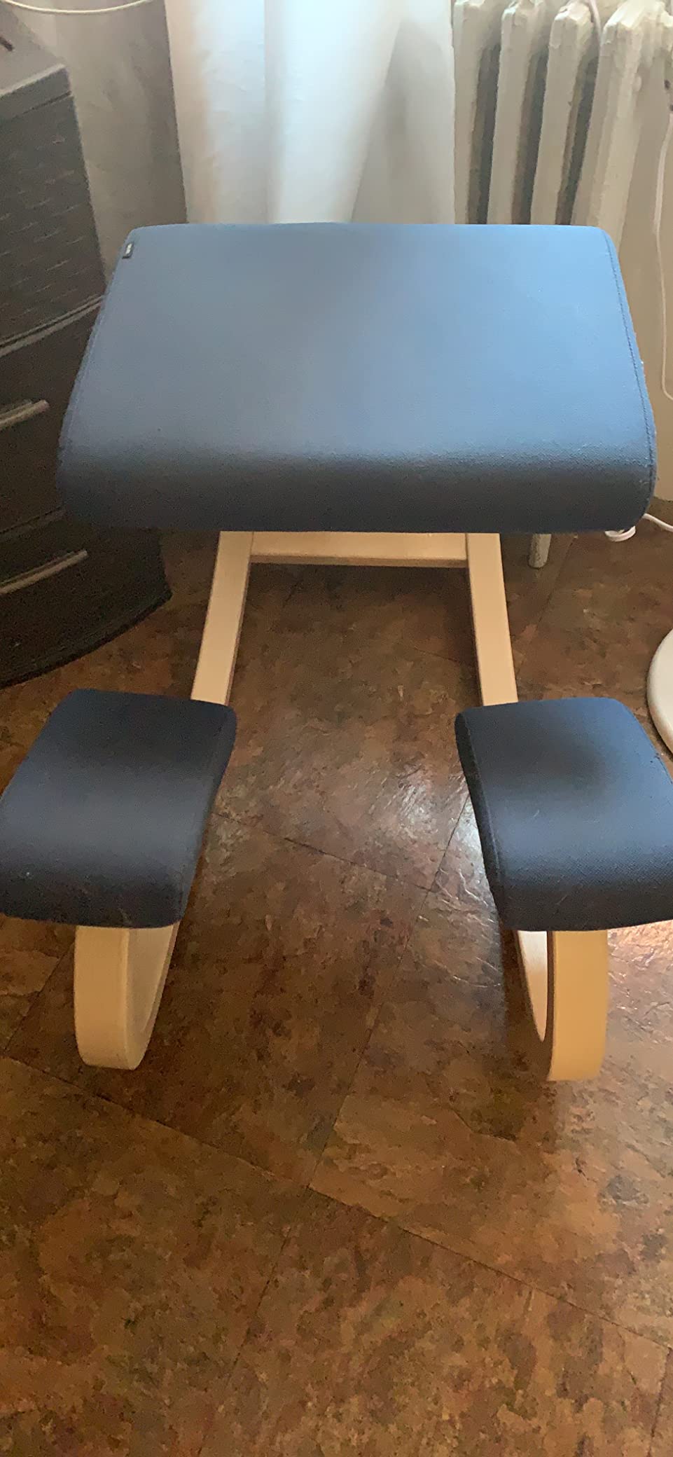 Varier Ergonomic Kneeling Chair, Rocking Knee Stool for Home Office Desk customer photo 2