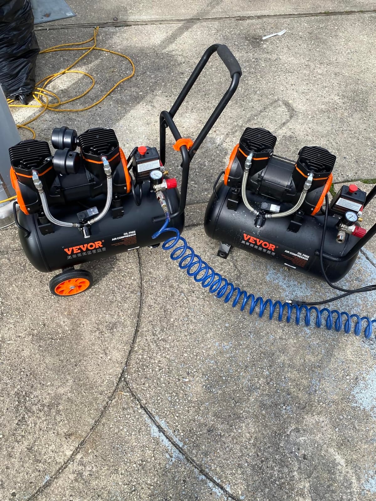 VEVOR Air Compressor, 10 Gallon Steel Tank, 2HP 5.3 CFM@90 PSI Oil Free Air Compressor & Max. 125PSI Pressure, 78dB Ultra Quiet Portable Compressor, for Auto Repair, Tire Inflation, Spray Painting customer photo 1