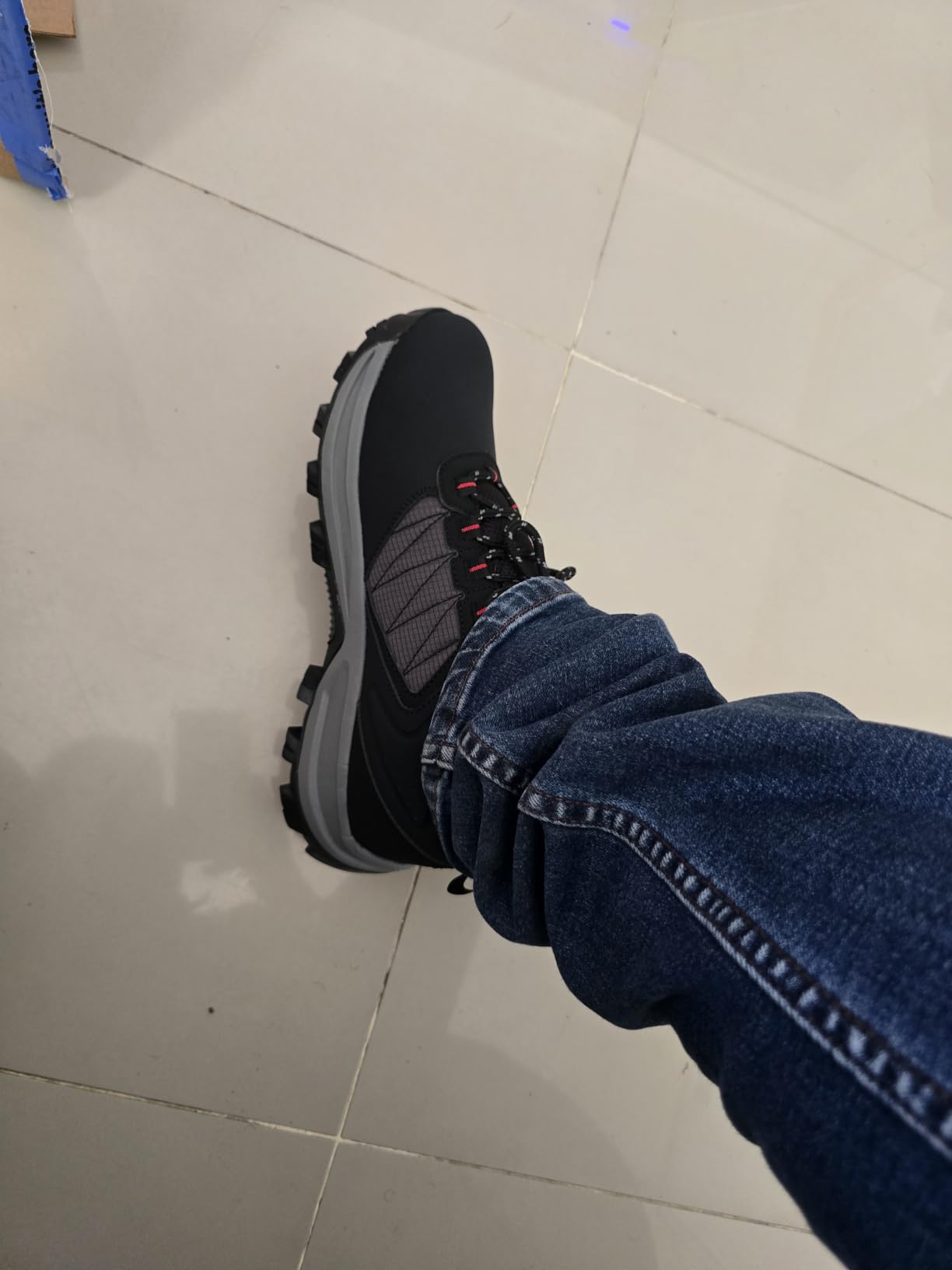 Columbia Men's Transverse Waterproof Hiking Boot customer photo 2