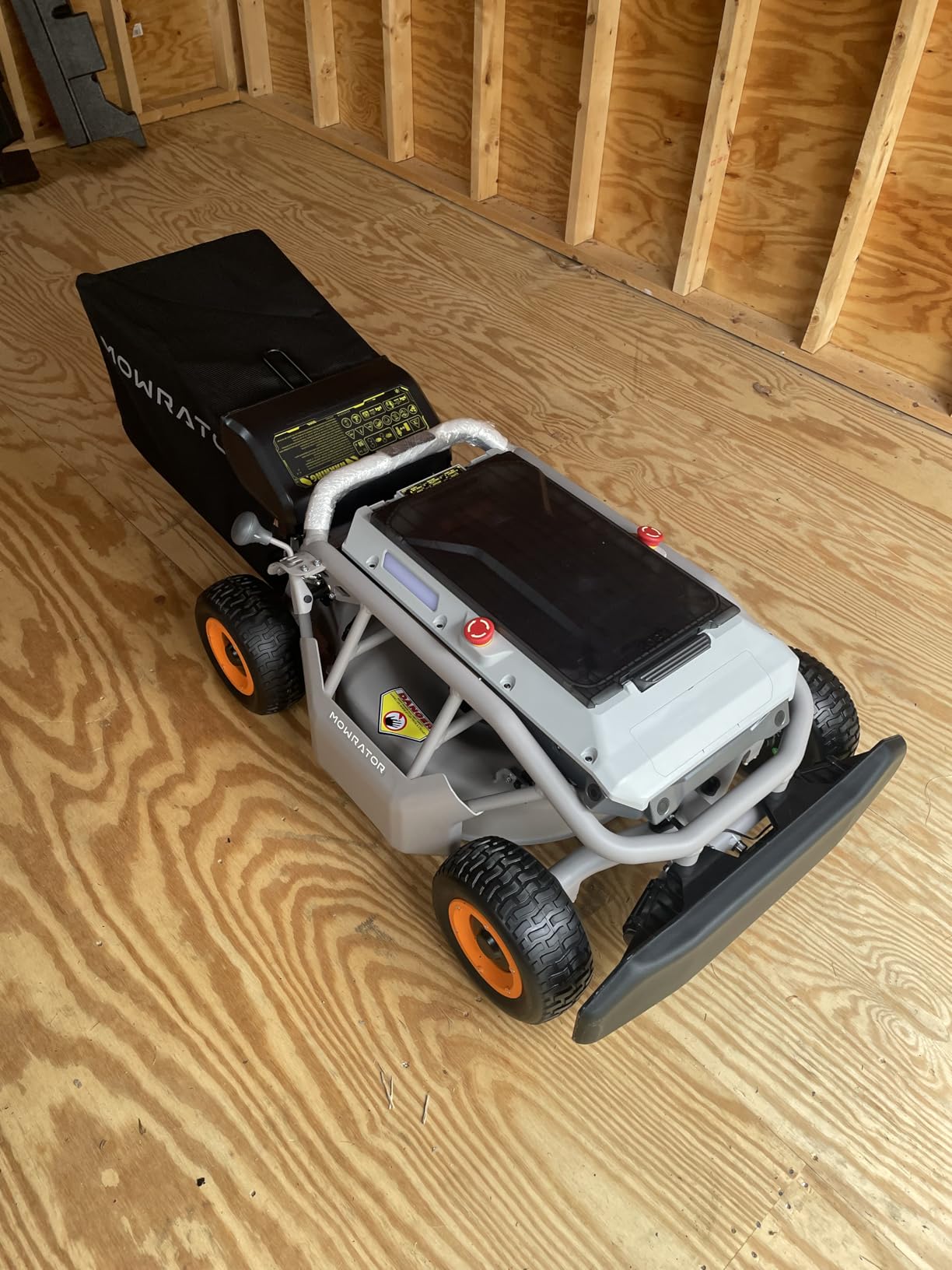Mowrator S1 4WD 18Ah Remote Control Lawn Mower, 21-Inch, 37° Slope customer photo 1