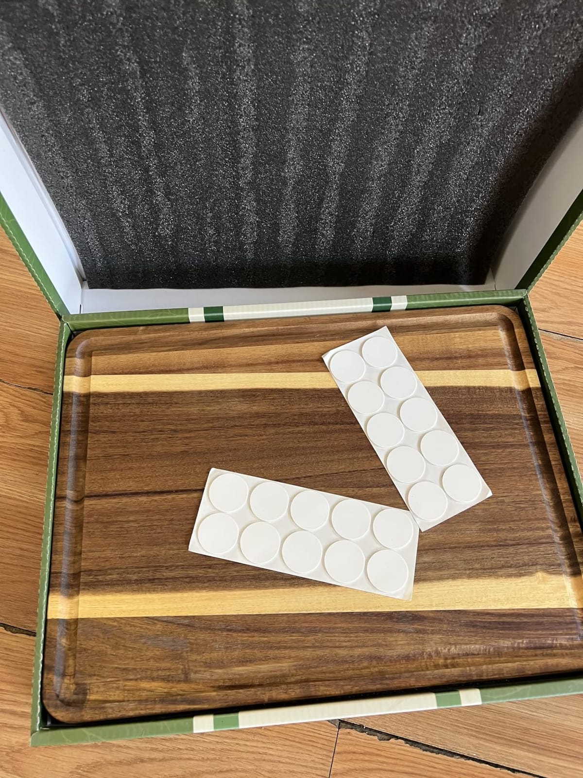 AZRHOM Acacia End Grain Wood Cutting Board 24x18x2 In Thick Butcher Block customer photo 2