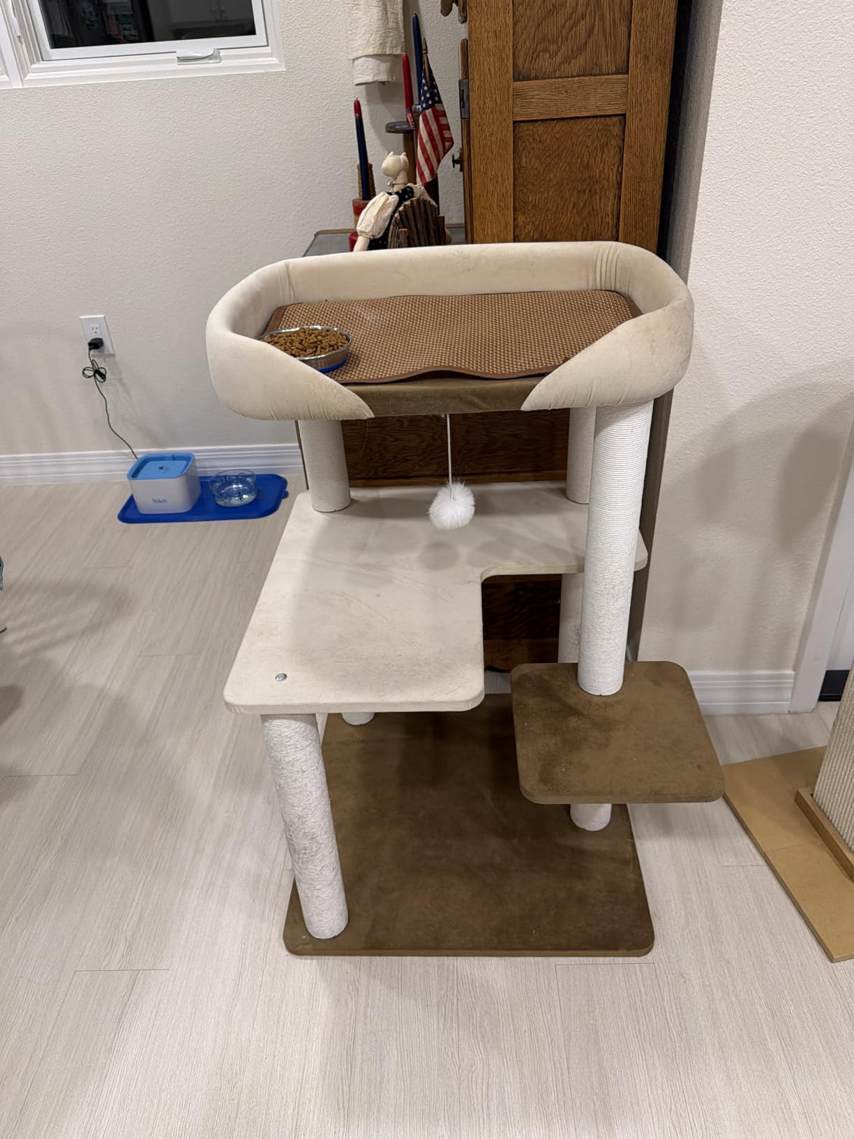 Cat Tree for Large Cats Modern Senior Friendly Wide Shelves 37.4'' customer photo 2