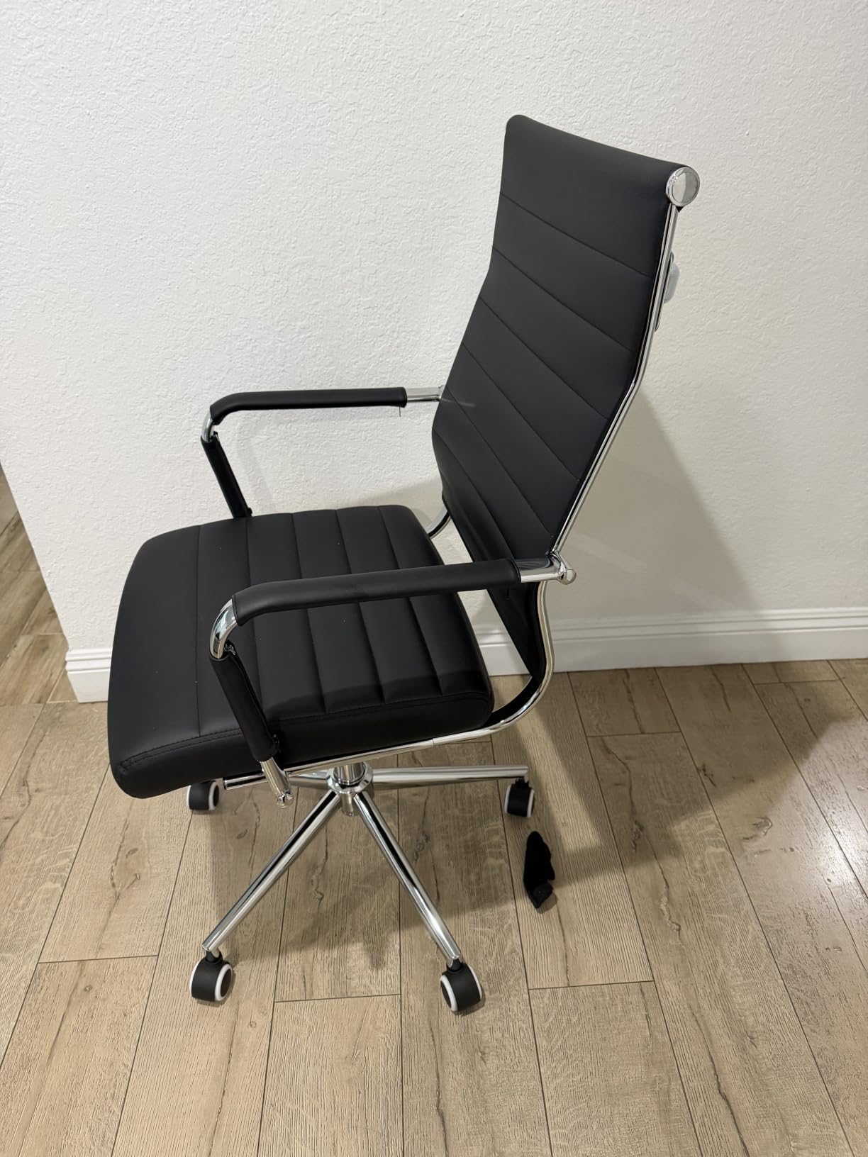 Office Desk Chair Leather, Conference Room Chairs with Wheels, Executive Modern High Back Ergonomic Swivel Rolling Ribbed Computer Chair customer photo 2