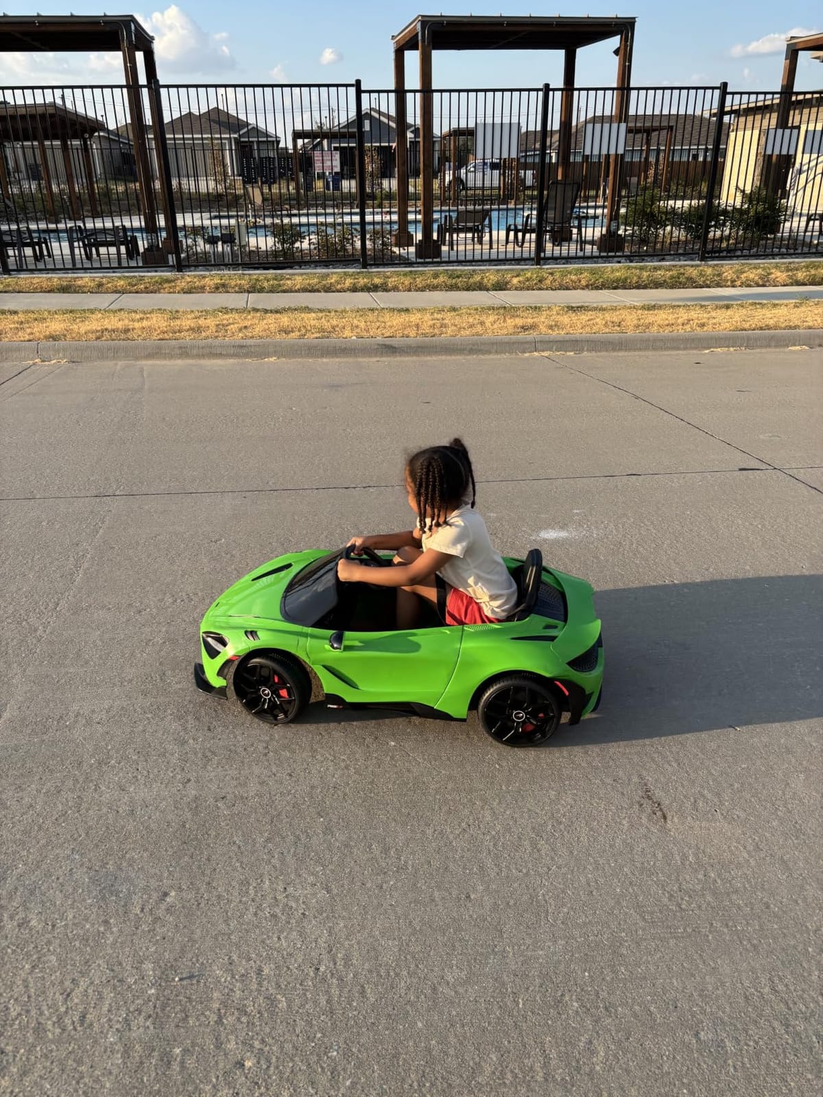 Kids Ride-on Car Licensed McLaren765LT for 3-6Years Old, Electric car 12V Battery Powered Electric Vehicle, w/Parent Remote, Music Player, LED Lights, Smooth Start, 3 Speeds, (Black) customer photo 2