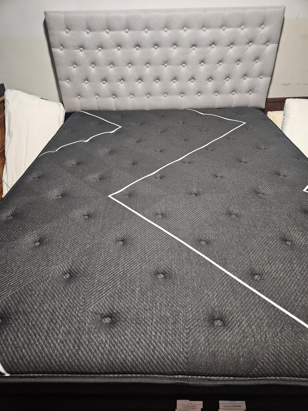 Extra Firm Mattress - 14 Inch Full Mattress with Luxury Thick Foam Edge, Hybrid Mattress for Back Pain Relief – No Sagging Mattress in a Box for Back Side Sleepers, Motion Isolated, Fiberglass-Free customer photo 2
