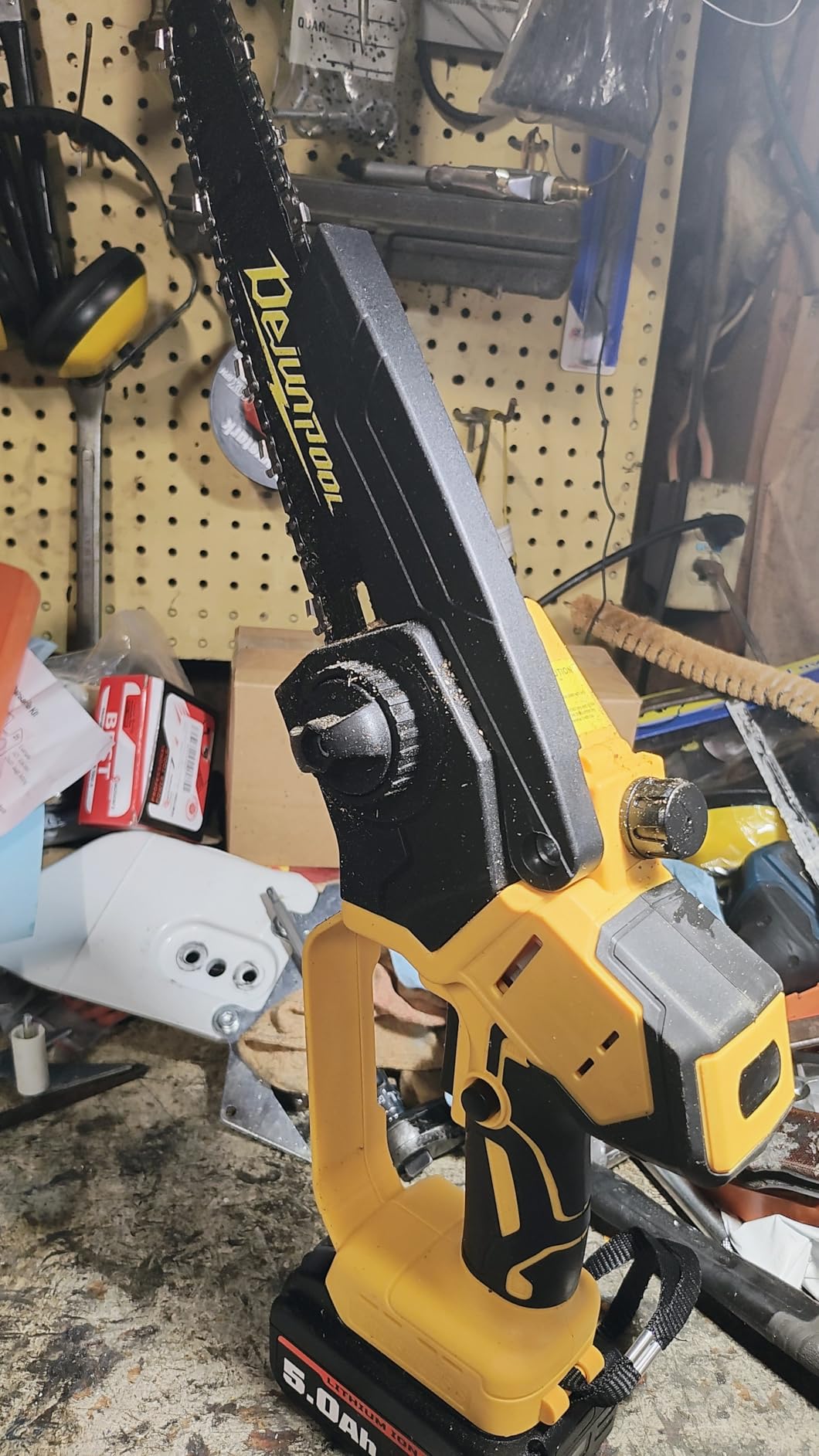 Cordless Mini Chainsaw Compatible with Dewalt 20V MAX Battery, 1200W 6 Inch & 8 Inch Small Electric Chainsaw Brushless, Auto Oiler, Handheld Pruning Tree Saw Gift for Men Husband Fathers (Tool Only) customer photo 1