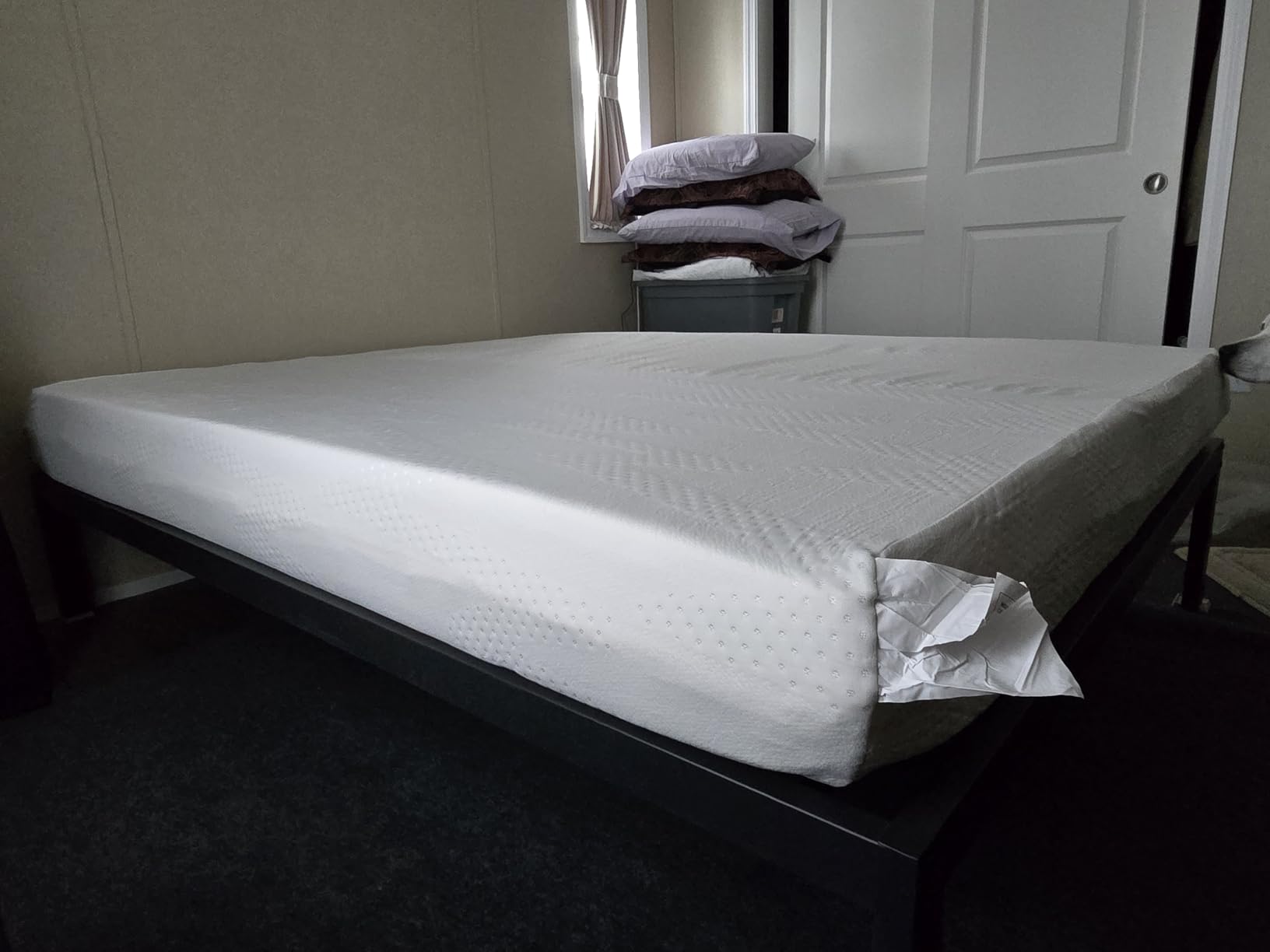 Novilla 12 Inch Queen Mattress in a Box, Gel Memory Foam for Cooling Night customer photo 1