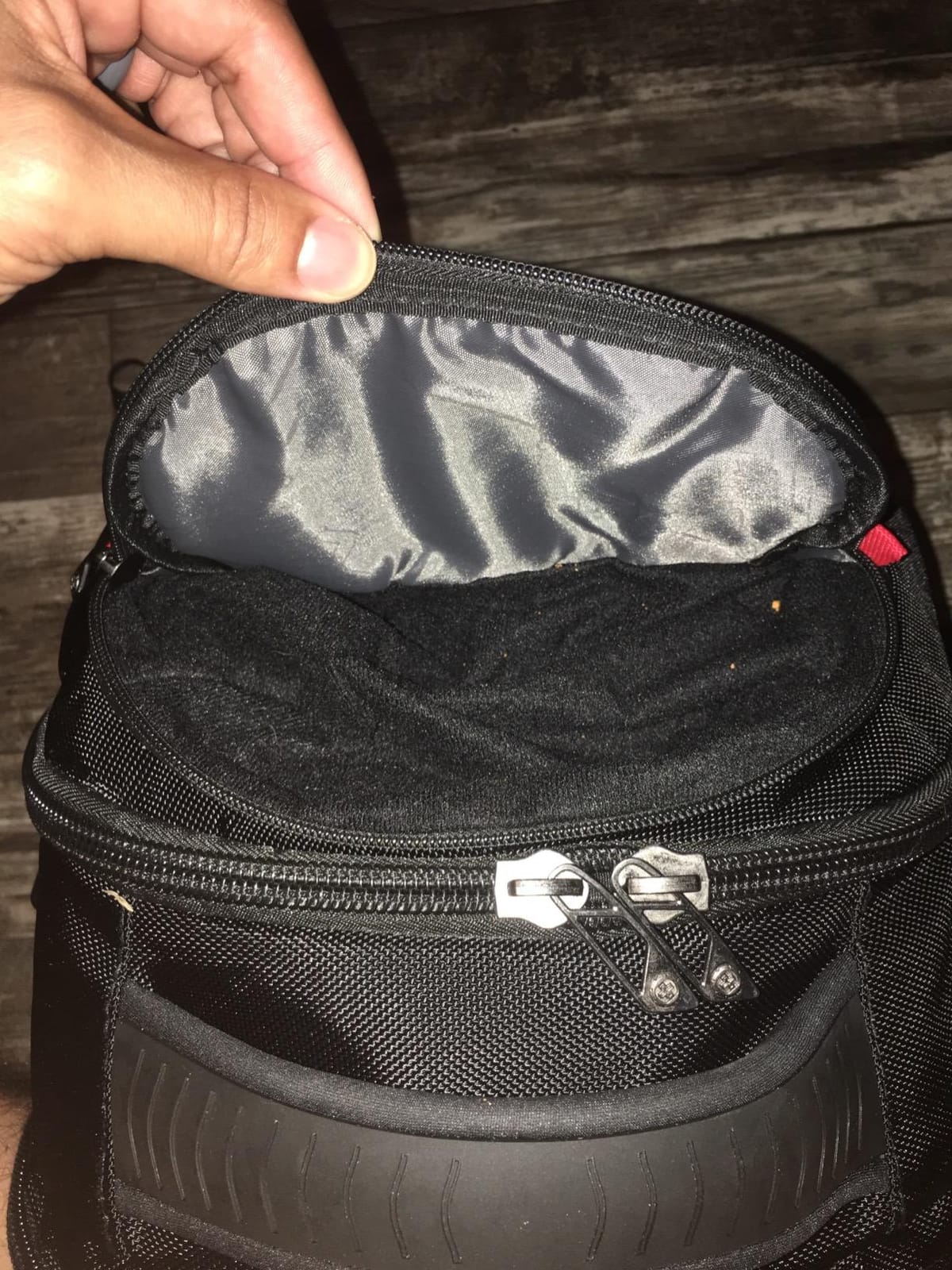 Swissdigital Design Laptop Backpack with Apple Find My Network SD1643FB-01 customer photo 2