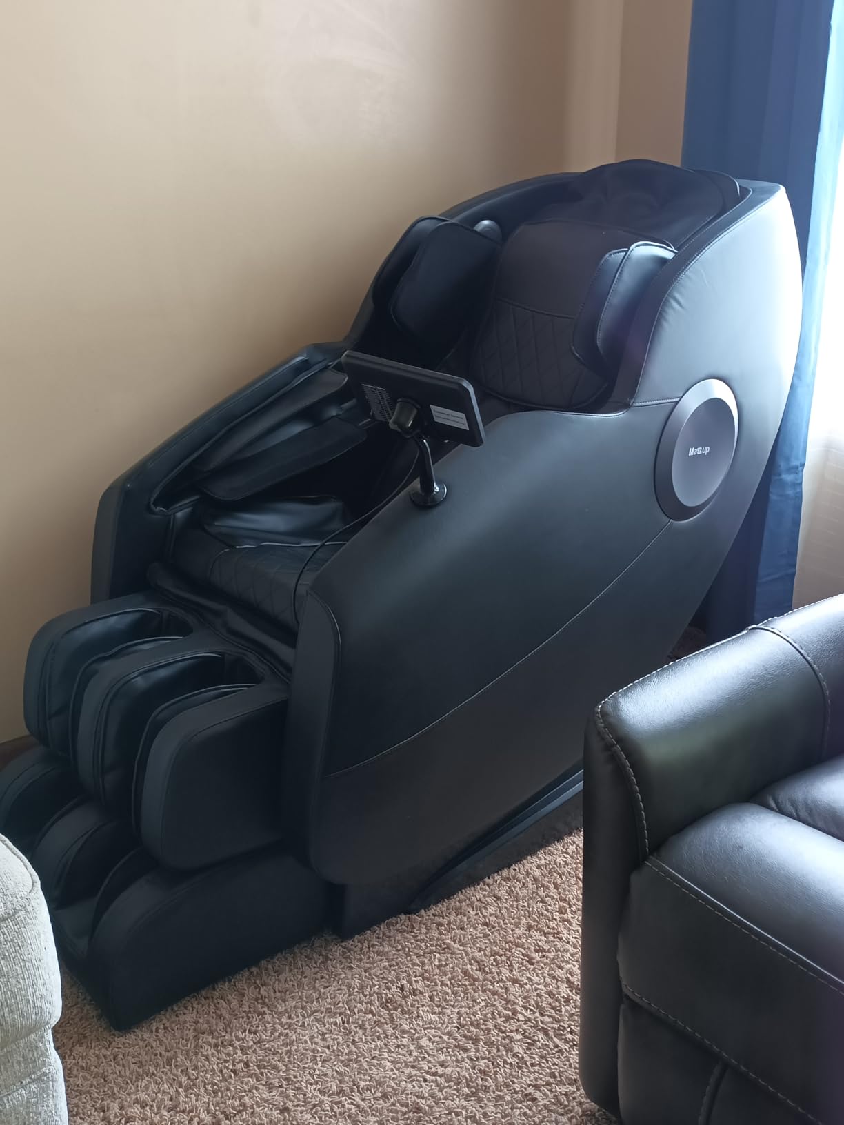 Massage Chair, Zero Gravity Full Body Massage Chair, Shiatsu Recliner with 14 Massage Points, Lumbar & Calf Heating, 20 Auto Modes, Spacious Massage Area, Bluetooth Speaker, Touch Screen Controller customer photo 2