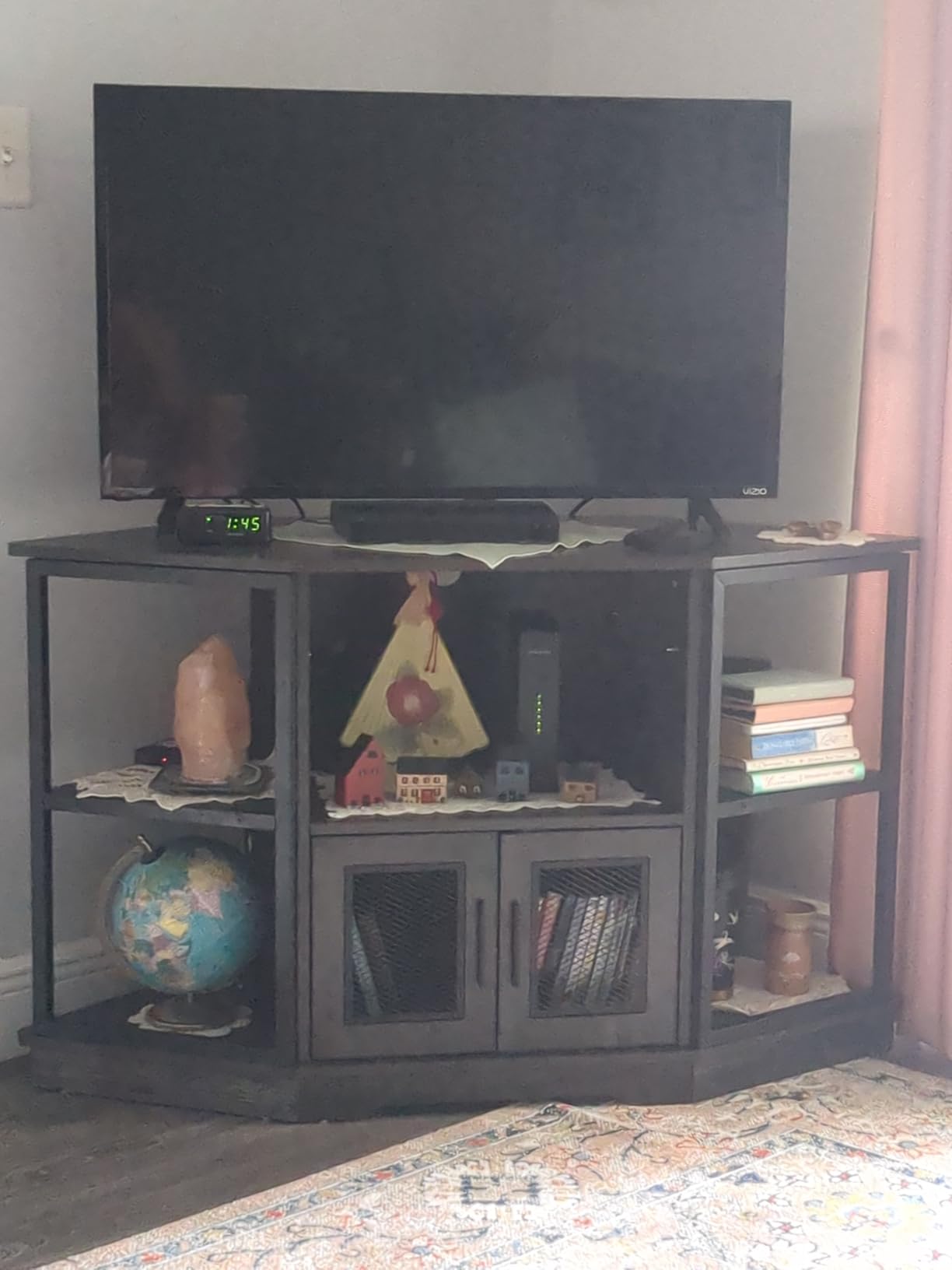 DWVO Farmhouse Corner TV Stand with Power Outlet, TV Console, Rustic Brown customer photo 2