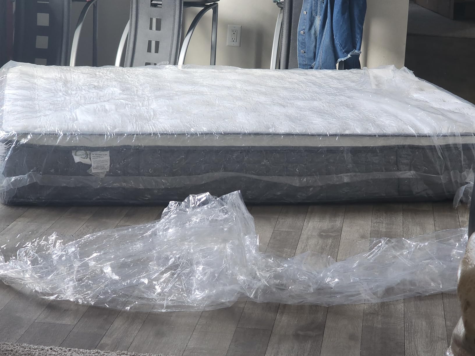 PUBPLON Mattress Queen Size, Medium Firm 12 Inch Mattress with Extra Lumbar & Shoulder Support, Hybrid Mattresses with Gel Memory Foam Pain Relief - Fiberglass Free - No Odor - 365 Night Trial customer photo 2