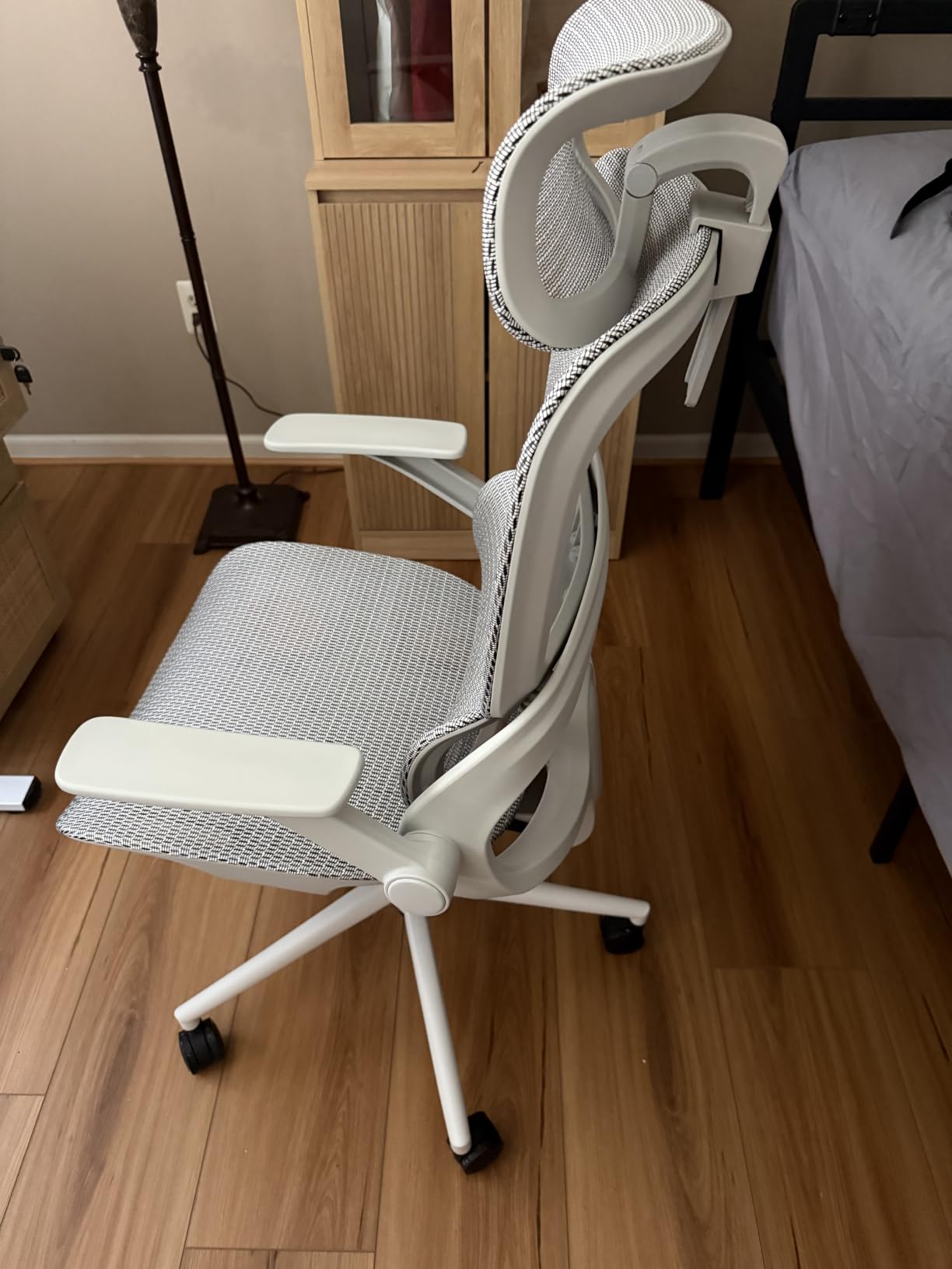 SIHOO B100 Mesh Ergonomic Office Chair with Adaptive Lumbar Support customer photo 2