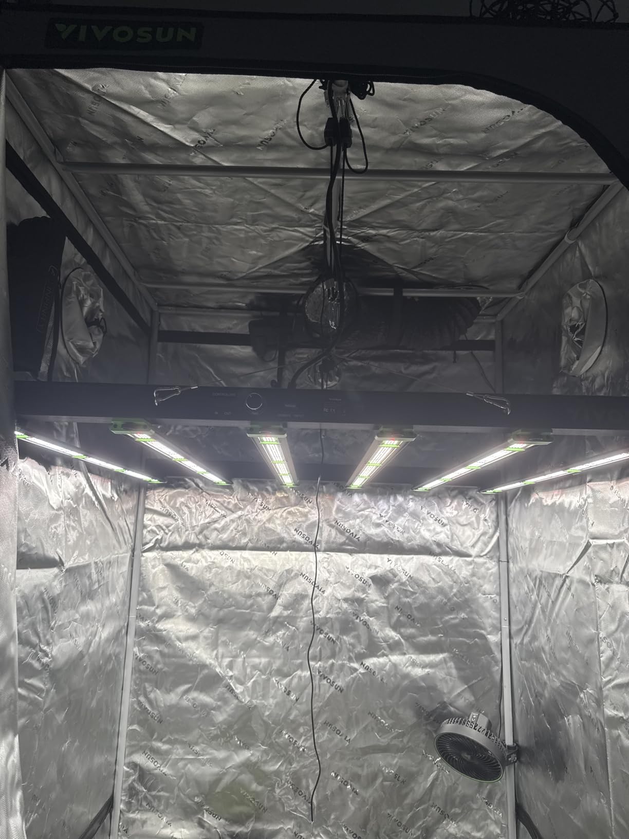 VIVOSUN AeroLight 850W LED Grow Light, Indoor Plant Light Bars with Fan customer photo 1