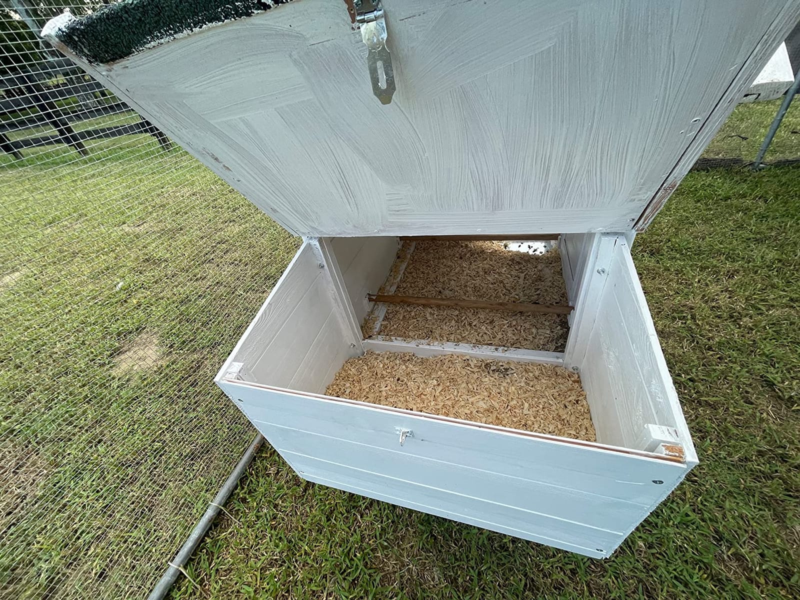 Chicken Coops for 1-2 Chickens with Wheels, Outdoor Wooden Hen House with Nesting Box, Large Rabbit Hutch, Outside Poultry House, Wire Fence Run Cages, Weatherproof for Backyard(Black) customer photo 1
