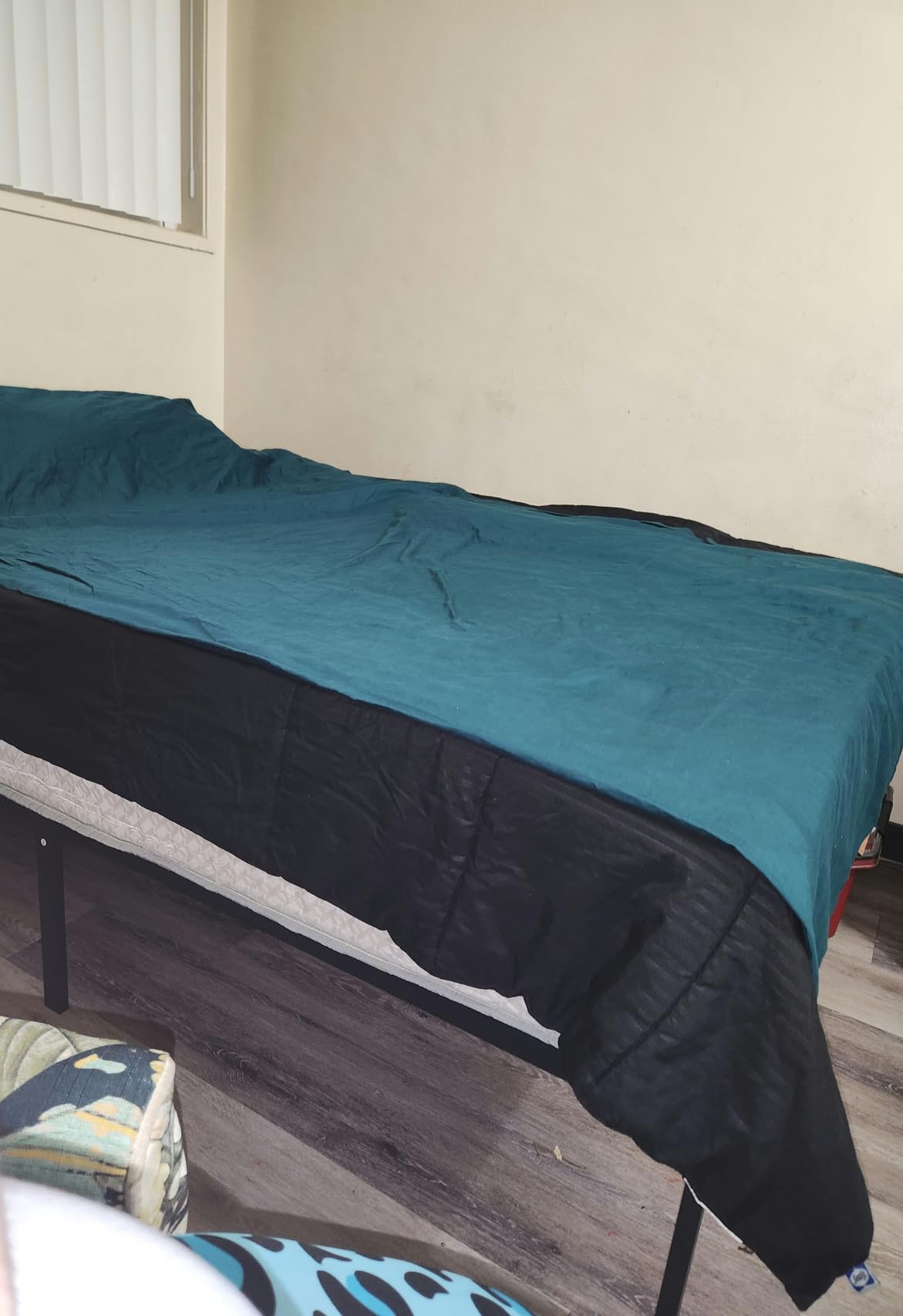 Novilla 12 Inch Queen Size Mattress, Hypoallergenic & Back Pain Relief, Hybrid Queen Mattresses in a Box with Smarts Coils, Fiberglass Free CertiPUR-US Certified Colchones No Box Spring Needed customer photo 2