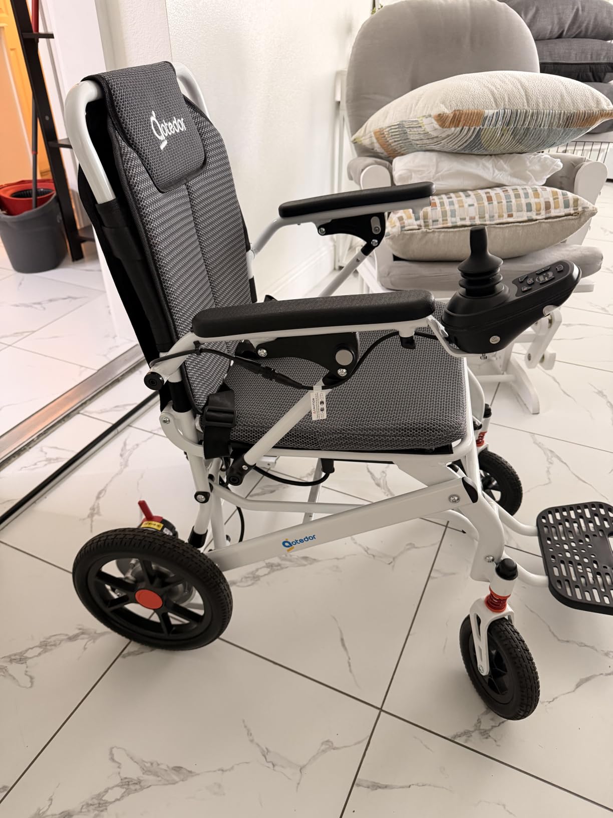 Aotedor Electric Wheelchairs for Adults, 39 lbs Lightweight Foldable Power Wheelchair, Up to 15 Miles Range, Ergonomic Comfort Seat, Brushless Motors, Airline Approved Mobility Chair for Travel customer photo 2