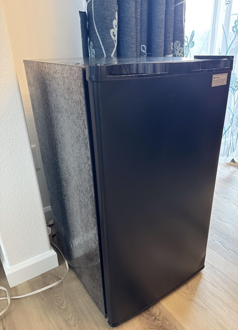 Feelfunn 2.5 Cu.Ft Mini Fridge with Freezer, 2 Door Dorm Fridge, Silver customer photo 1