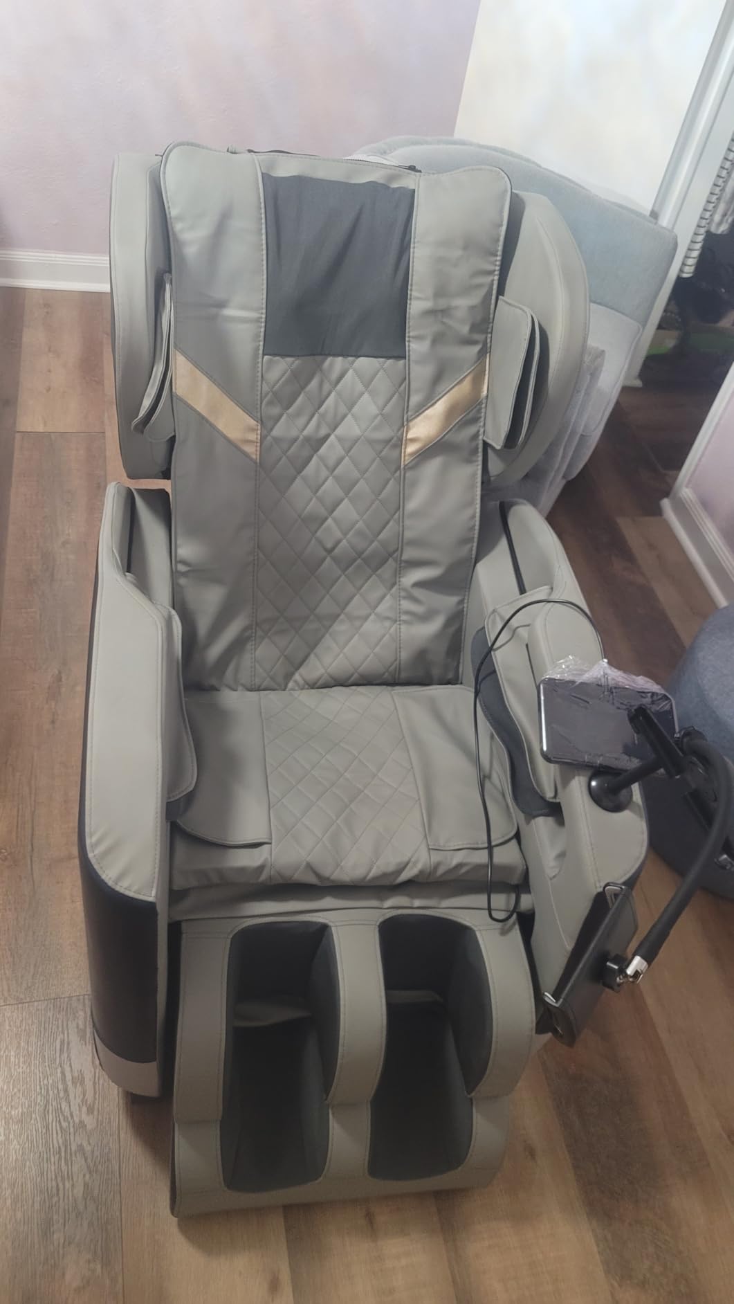FURNIMAT Massage Chair Full Body Zero Gravity Recliner, New Version 2026 customer photo 1